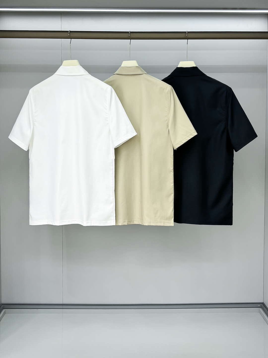 合照细节 P普家25SS夏季新品时尚潮流短袖外套，百搭上身效果。一营造欧美雅致运动风尚，超级百搭超级耐看