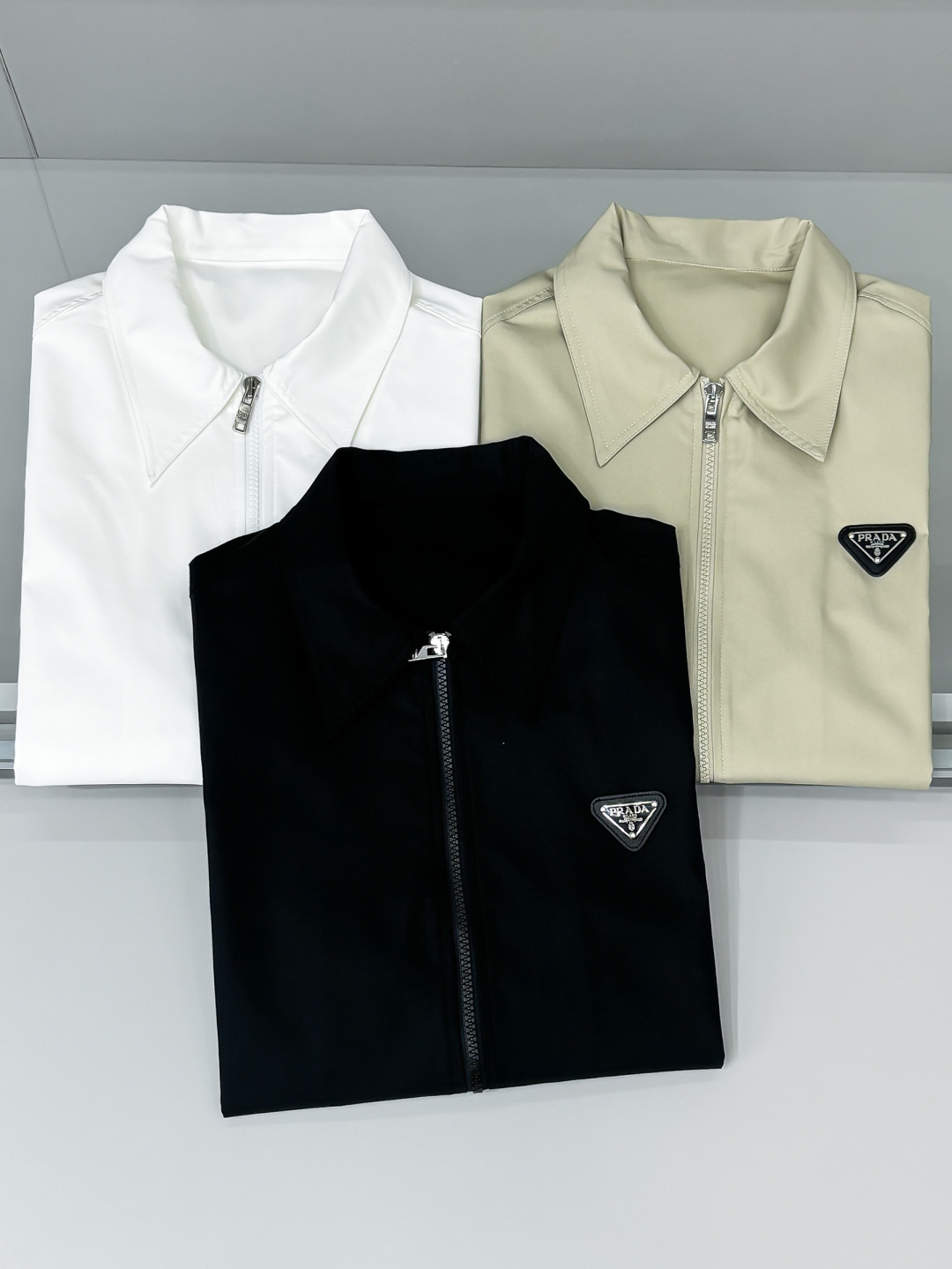 合照细节 P普家25SS夏季新品时尚潮流短袖外套，百搭上身效果。一营造欧美雅致运动风尚，超级百搭超级耐看