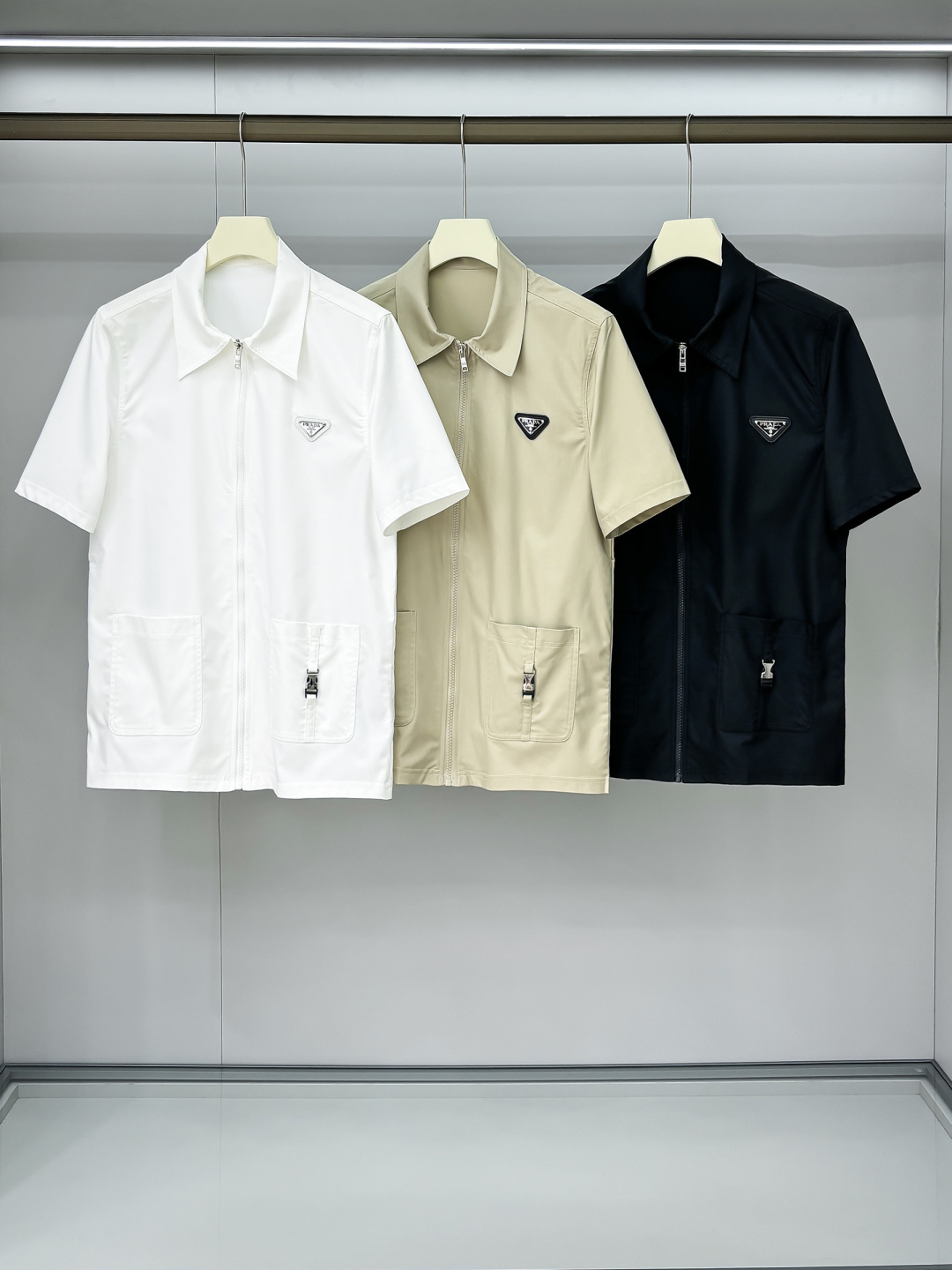 合照细节 P普家25SS夏季新品时尚潮流短袖外套，百搭上身效果。一营造欧美雅致运动风尚，超级百搭超级耐看