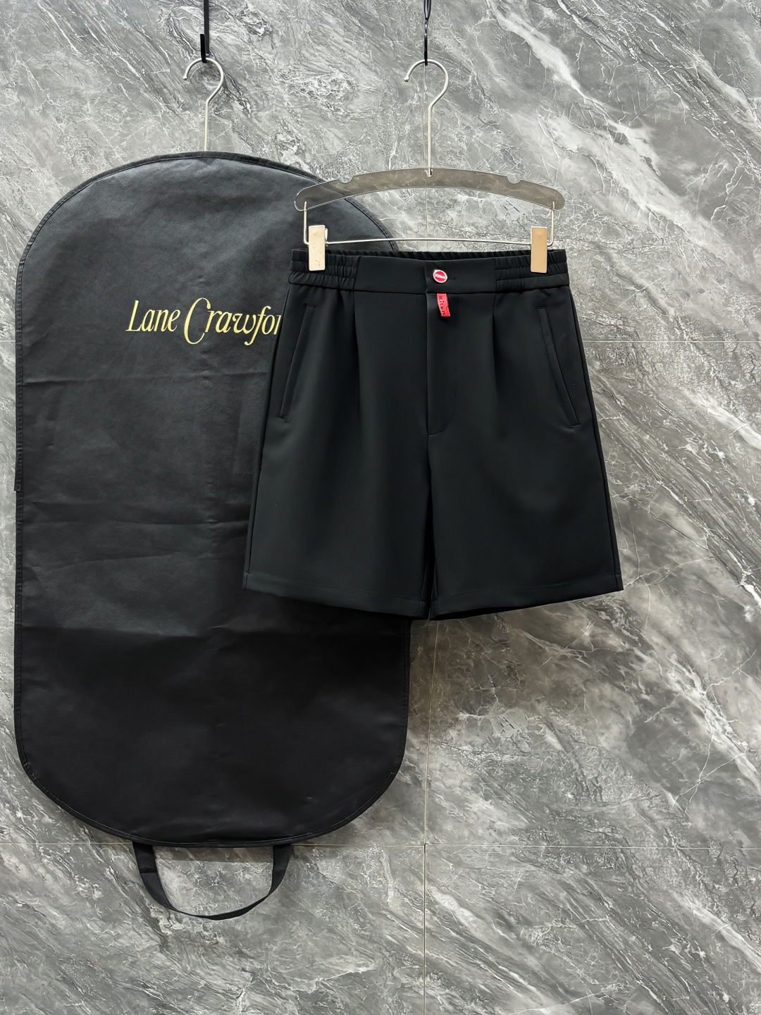 NO:150096,Kiton 2025 spring and summer new style, the latest casual shorts. The original pants are casual and versatile, casual and lazy, high-end custom fabrics, customized craftsmanship, and comfortable. High-end and atmospheric, does the summer taste have? First choice. Number M-3XL, shorts, alexander wang19860909kiton 2025春夏季新款,最新休闲短裤.原版裤型上身休闲百搭、随性慵懒范,高级定制面料,订制工艺 舒适感爆棚.高端大气,夏天的味道有没有,首选 码数M-3XL,,shorts,alexander wang,Men's clothing