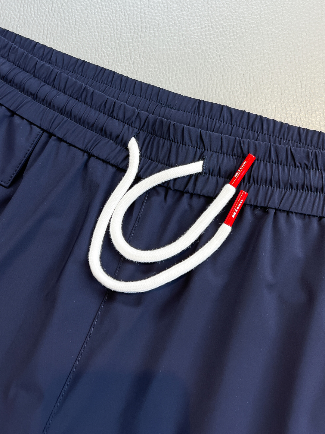 “Kito2025 New Shorts: Low-Key Luxury in Classic Colors, Adjustable Waist Design” - 图片 9