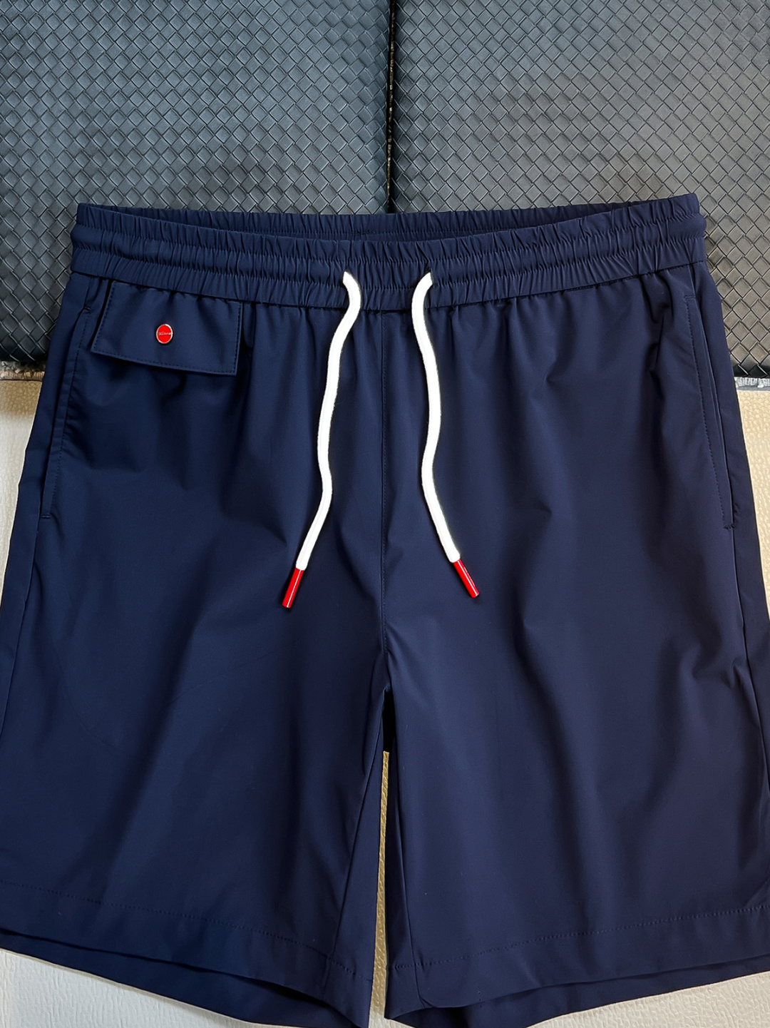 “Kito2025 New Shorts: Low-Key Luxury in Classic Colors, Adjustable Waist Design” - 图片 3