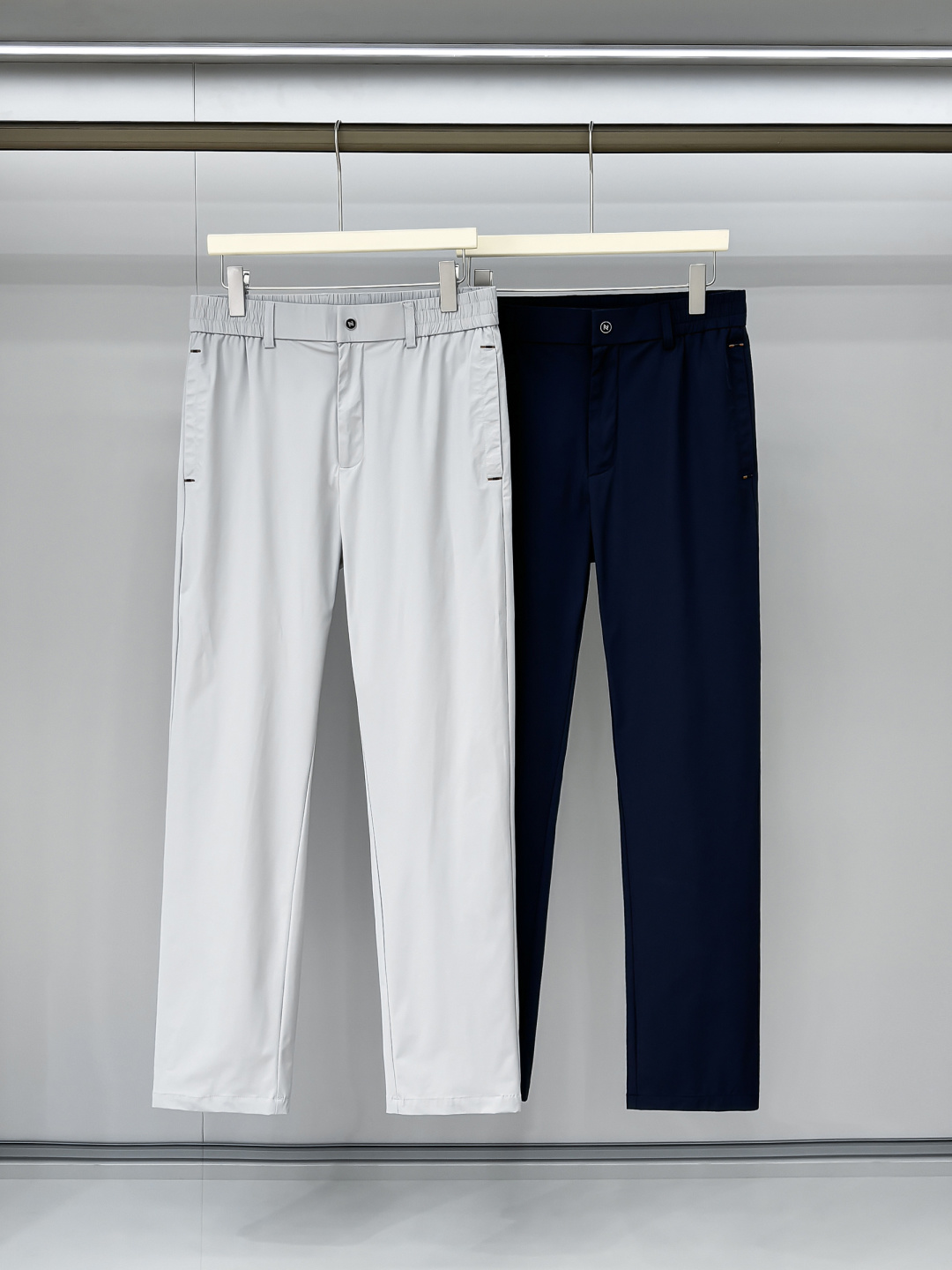 NO:162578,Photo details Zenia 2025ss new product, available on the official website simultaneously, men's casual pants are made of customer-supplied elastic fabric, the fabric is as soft as baby's skin, and has extremely high wrinkle resistance. It is essential to have the upper body comfort in summer. The design is unique, fashionable and casual, and the upper body effect is super great. M-3xL,,zegna,alexander wang19860909合照细节 杰尼亚 2025ss新品,官网同步有售,男士休闲裤 采用客供弹力面料,面料柔软如婴儿肌肤一样舒适极高,抗皱性极强.夏季必备上身舒适.设计独特,时尚又休闲,上身效果超级棒码数 M-3xL,,zegna,alexander wang,Men's clothing