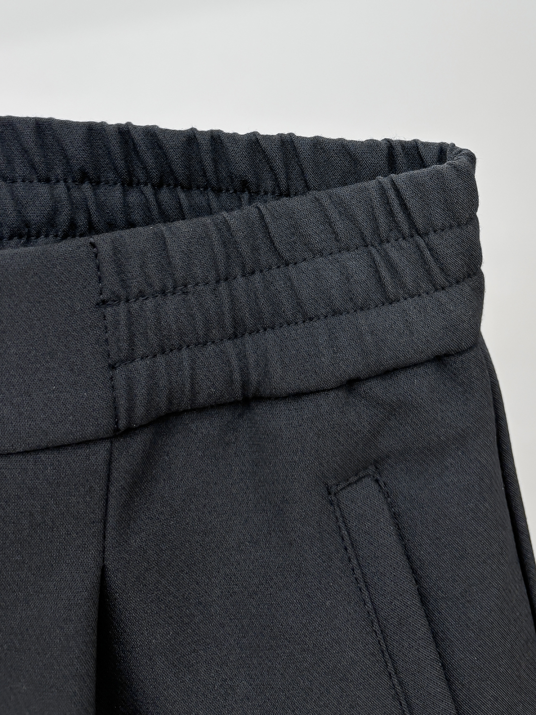 Kiton Casual Shorts: Summer Style, Premium Fabric, and Comfortable Fit 11 cmp i1746281934221 6795 0 9