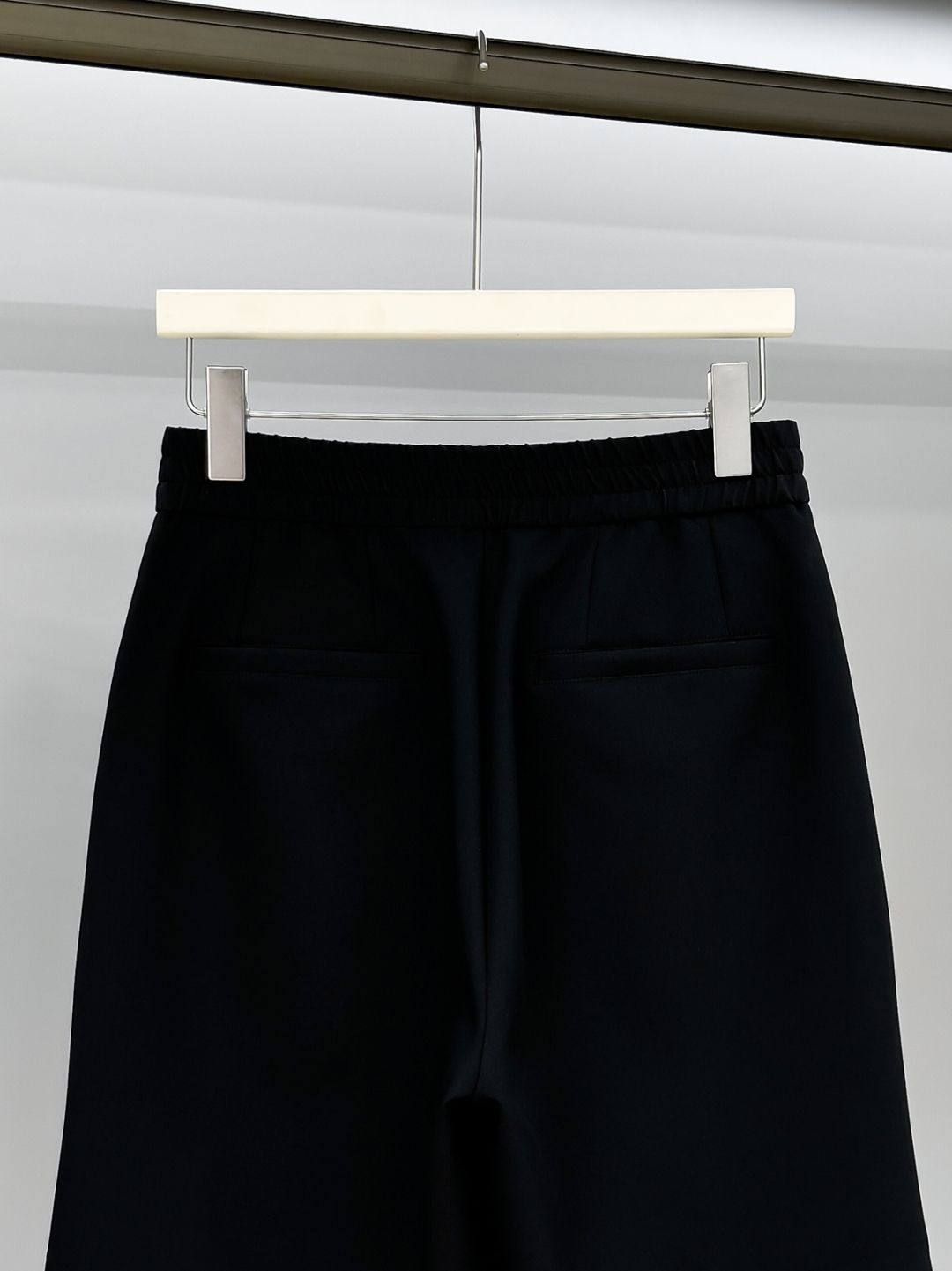 Kiton Casual Shorts: Summer Style, Premium Fabric, and Comfortable Fit 6 cmp i1746281935228 9965 0 2