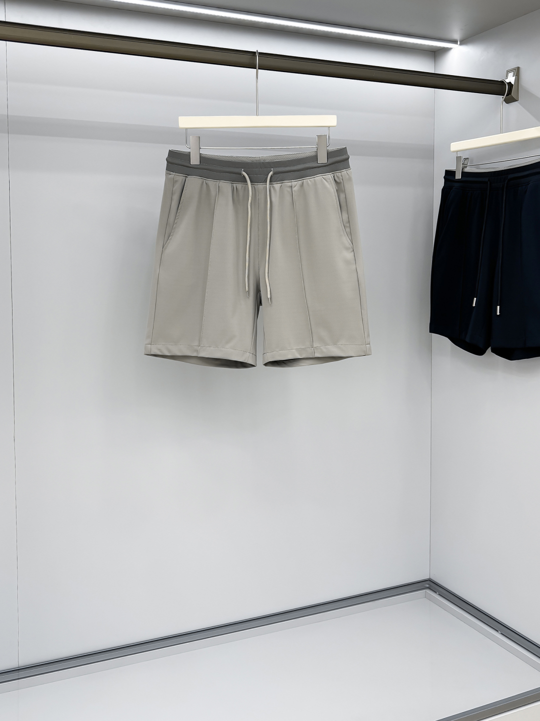 PRAD Fashionable & Casual Shorts: Innovative Design, Functional, and Versatile 2 cmp i1747227342770 8113 0 6
