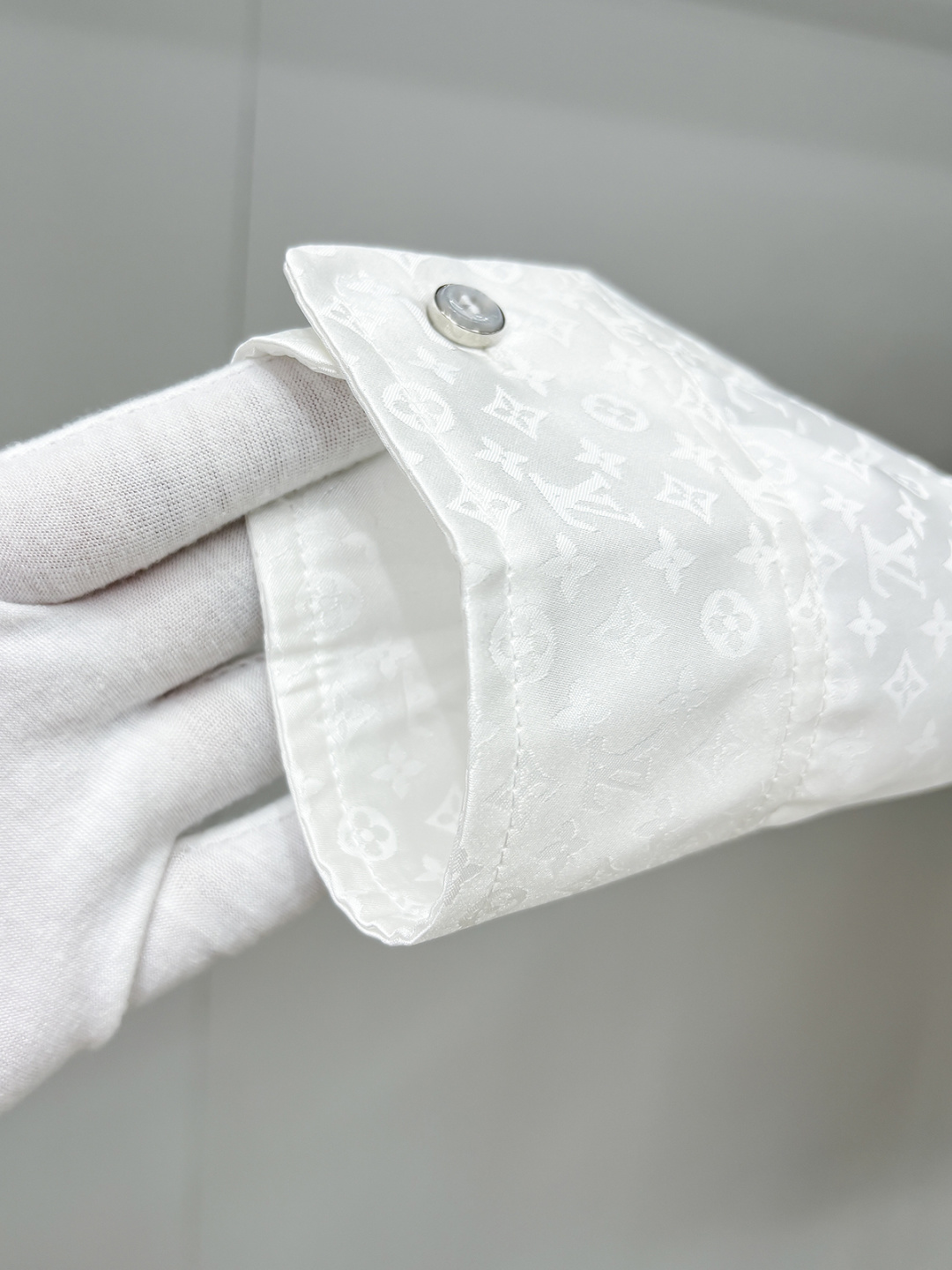 驴牌原单男士高级时装长袖衬衫，贸易公司洋行货，高端白金级臻品，奢侈限量版，纯正血统品质！驴家的东西无需质