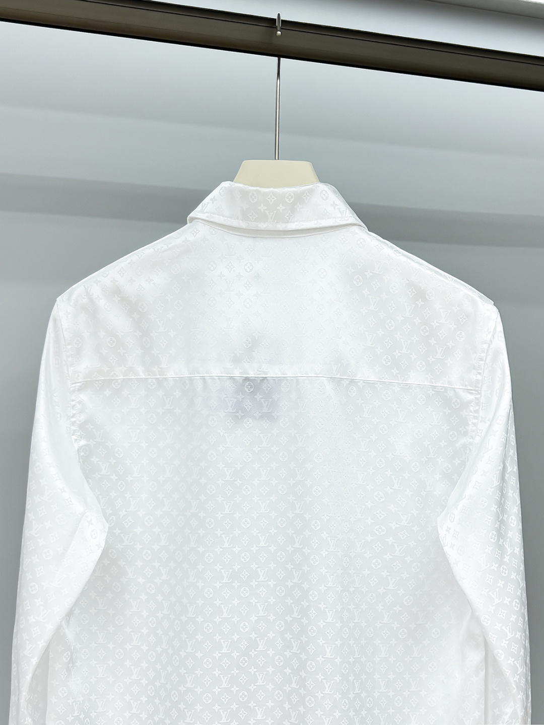 驴牌原单男士高级时装长袖衬衫，贸易公司洋行货，高端白金级臻品，奢侈限量版，纯正血统品质！驴家的东西无需质