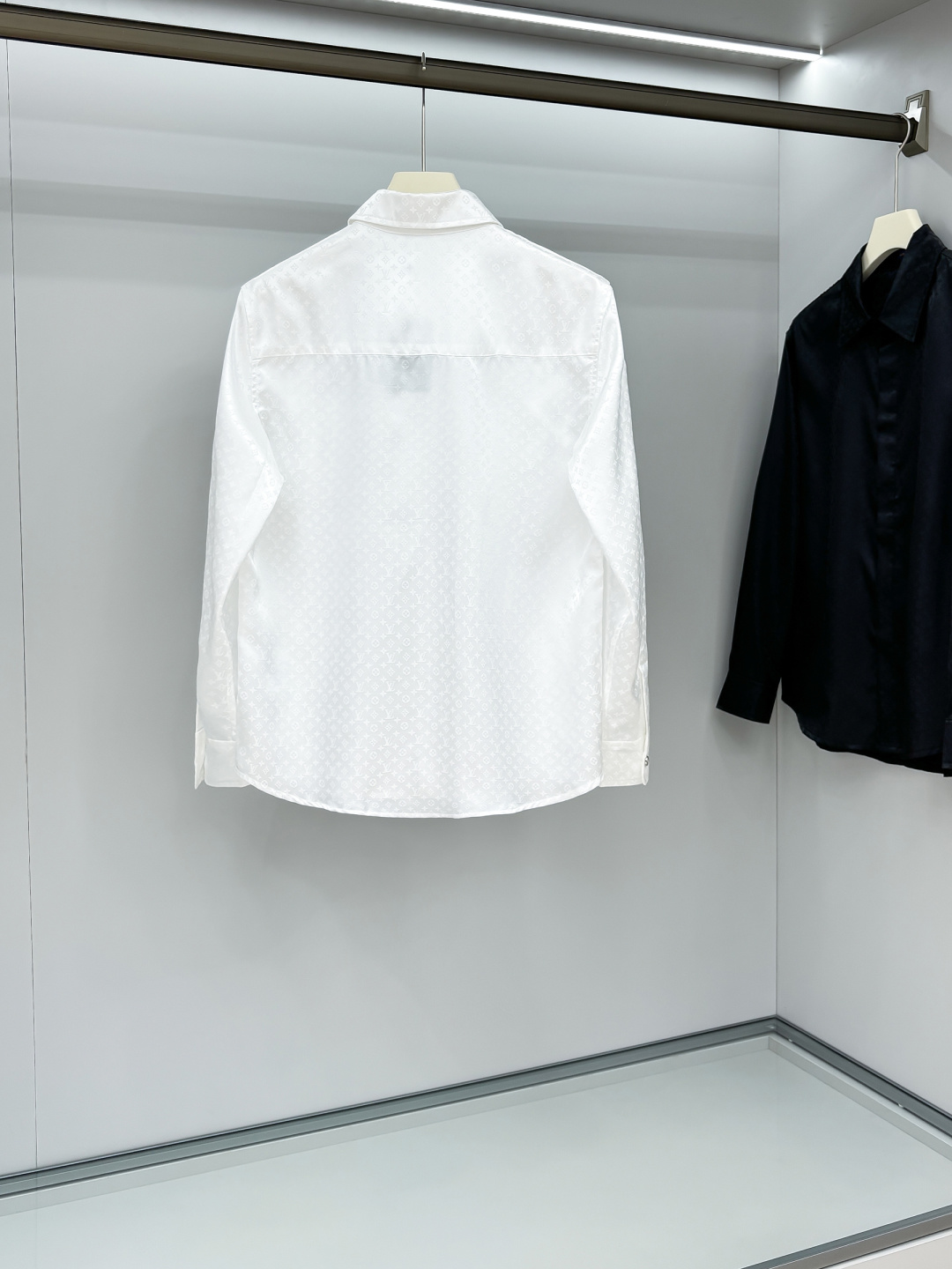 驴牌原单男士高级时装长袖衬衫，贸易公司洋行货，高端白金级臻品，奢侈限量版，纯正血统品质！驴家的东西无需质