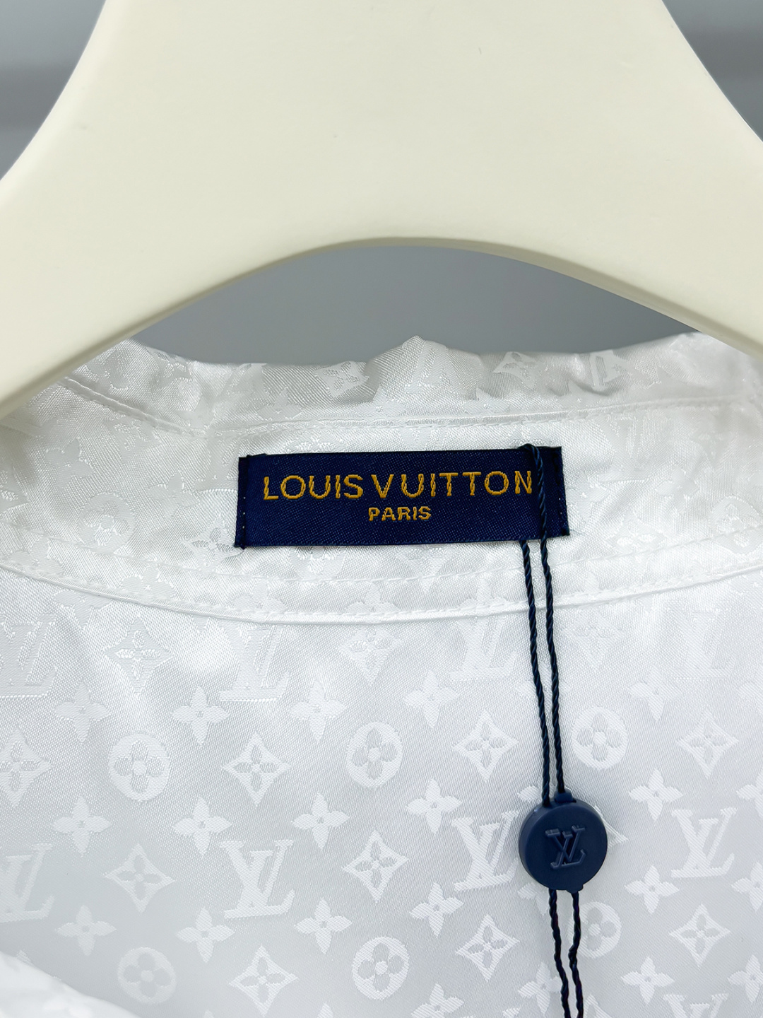 驴牌原单男士高级时装长袖衬衫，贸易公司洋行货，高端白金级臻品，奢侈限量版，纯正血统品质！驴家的东西无需质