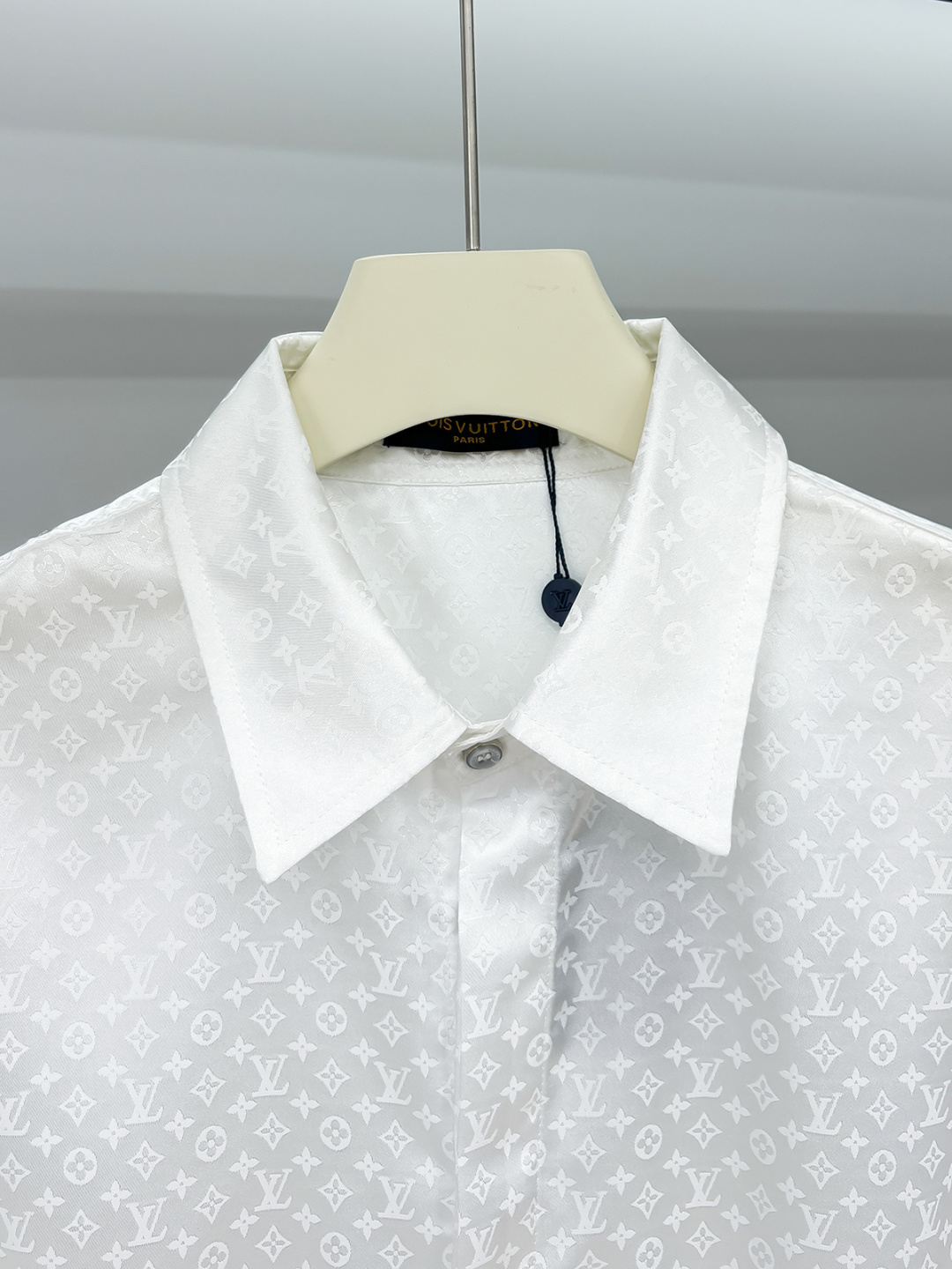 驴牌原单男士高级时装长袖衬衫，贸易公司洋行货，高端白金级臻品，奢侈限量版，纯正血统品质！驴家的东西无需质