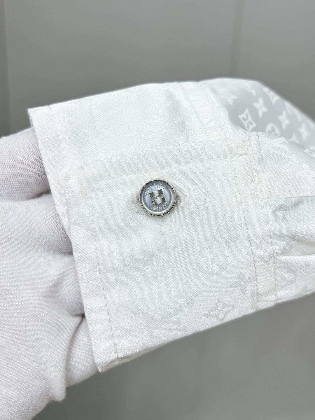 驴牌原单男士高级时装长袖衬衫，贸易公司洋行货，高端白金级臻品，奢侈限量版，纯正血统品质！驴家的东西无需质