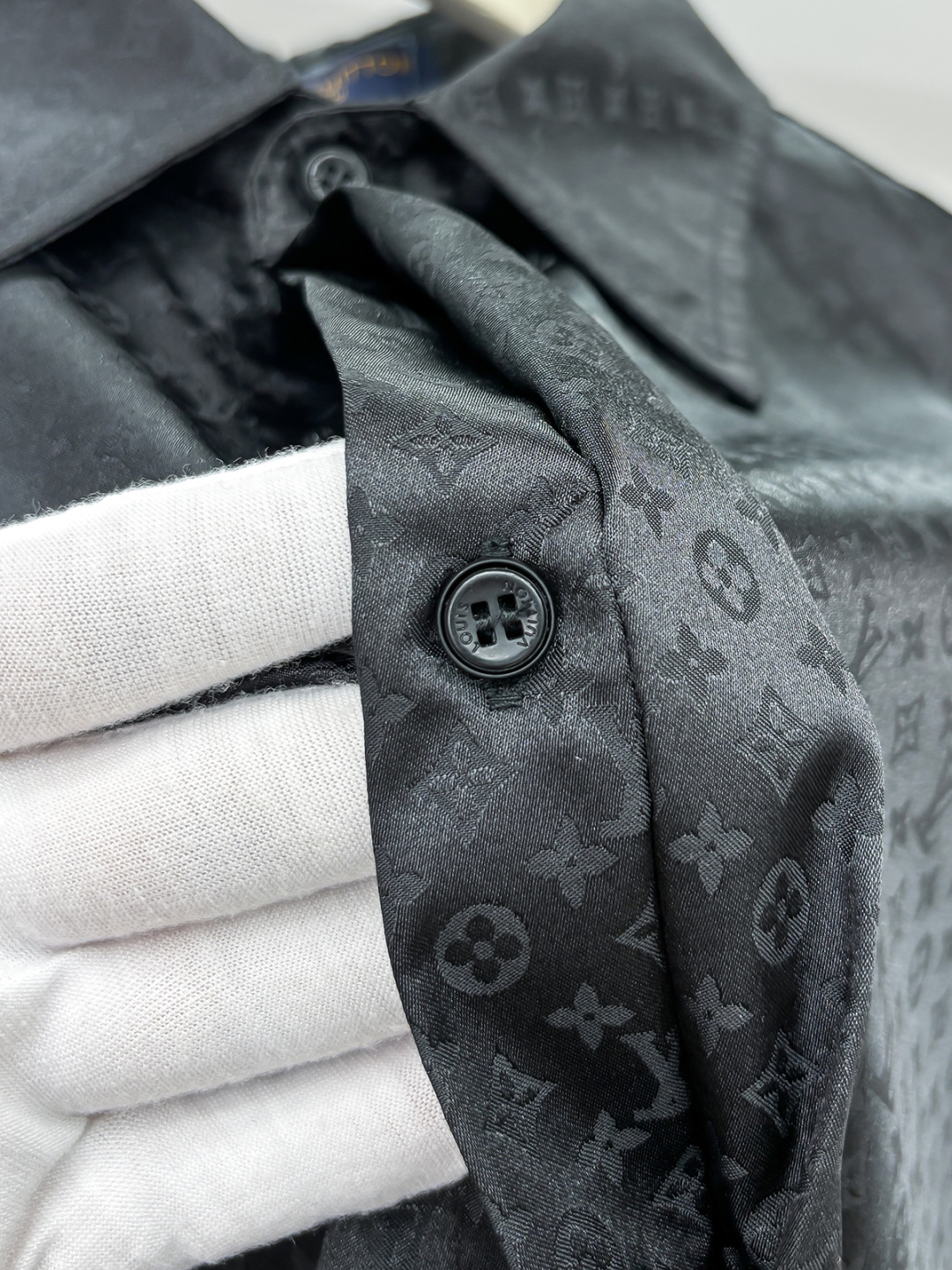 驴牌原单男士高级时装长袖衬衫，贸易公司洋行货，高端白金级臻品，奢侈限量版，纯正血统品质！驴家的东西无需质