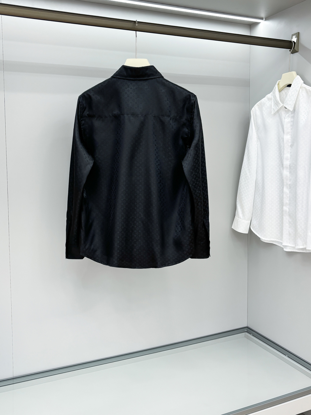 驴牌原单男士高级时装长袖衬衫，贸易公司洋行货，高端白金级臻品，奢侈限量版，纯正血统品质！驴家的东西无需质