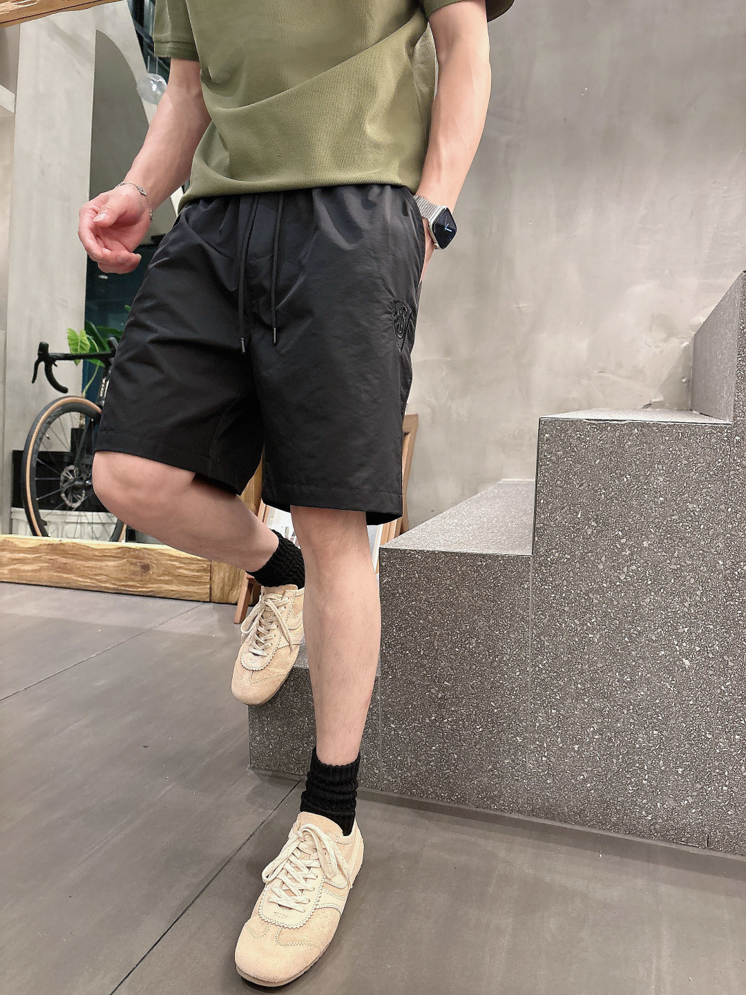 NO:469059,BURB hit shorts ss new men's casual shorts, high-end version!  Customized fabrics for counters are breathable and comfortable, with impeccable details, and the brand element design concept reflects high quality. The feel is delicate and soft!  It is casually cut, with a great upper body style!  Count 48-56, burberry, shorts, alexander wang19860909BURB 爆款短裤ss新款男士休闲短裤,高端版本！专柜定制面料 透气舒适度高,细节无可挑剔,品牌元素设计理念,体现高品质.手感细腻柔软！呈现休闲裁剪,上身版型超赞！码数48—56,,burberry,shorts,alexander wang,Men's clothing