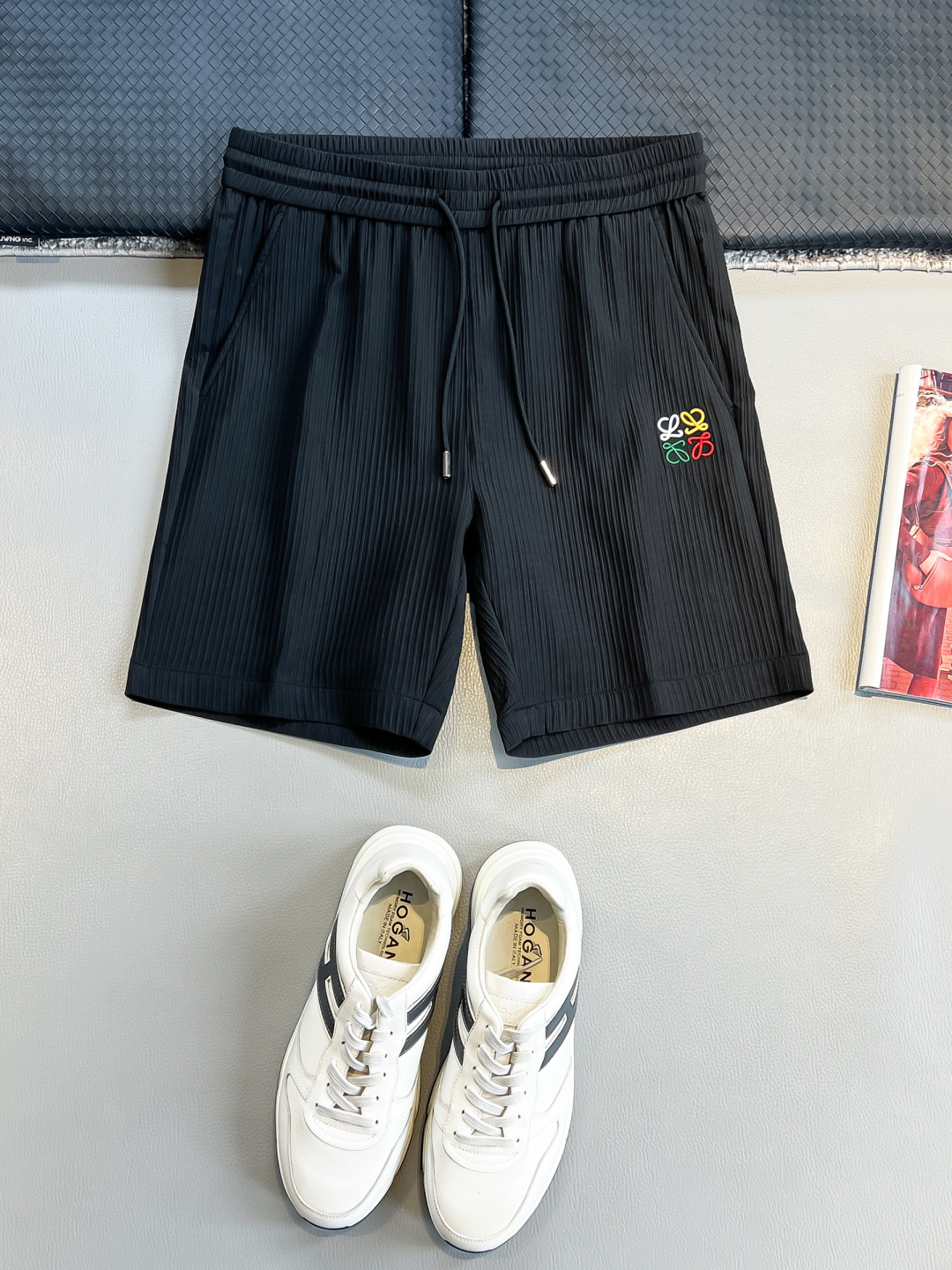 NO:476761,LVE 2025 spring and summer new casual shorts!  The official website is released simultaneously. Customized brand classic logo, customized fabric, excellent comfort, strong hand touch. Extremely recognizable, perfect quality craftsmanship. Size M-3XL,,louis vuitton, shorts, alexander wang19860909LVE 2025春夏新款休闲短裤！官网同步发售.定制品牌经典LOGO,定制面料,舒适度极好,手触感强烈.辨识度极高,完美品相工艺. 尺码M-3XL,,louis vuitton,shorts,alexander wang,Men's clothing