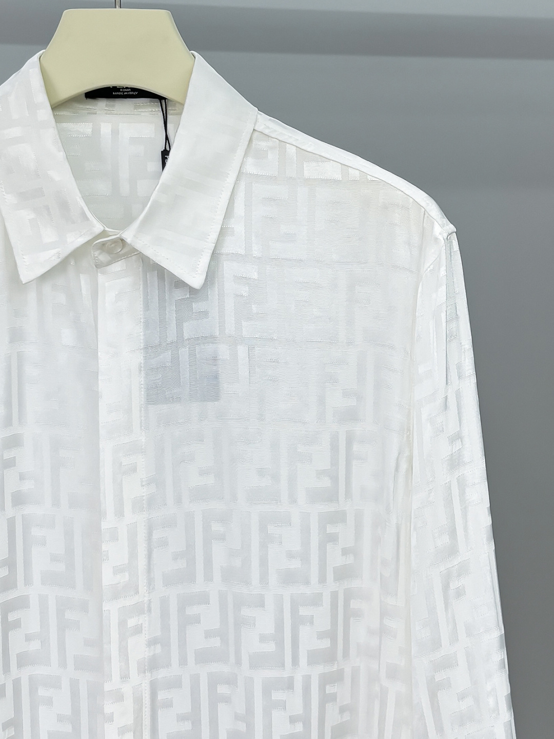 2025 FE🔥爆款来袭 经典满印双F字母提花衬衫 2精美提花Logo 高端版本，专柜定制面料 透气舒适