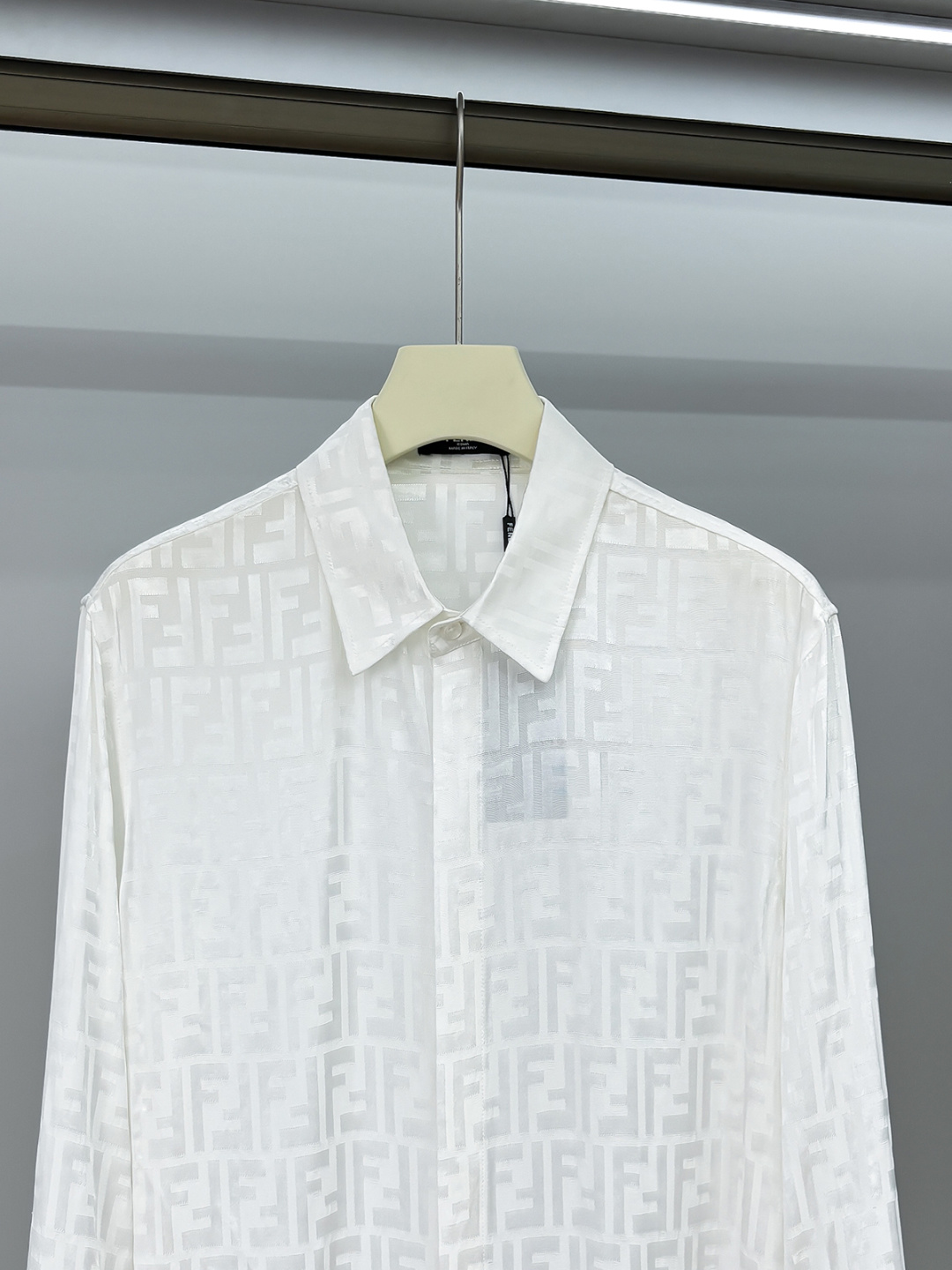 2025 FE🔥爆款来袭 经典满印双F字母提花衬衫 2精美提花Logo 高端版本，专柜定制面料 透气舒适