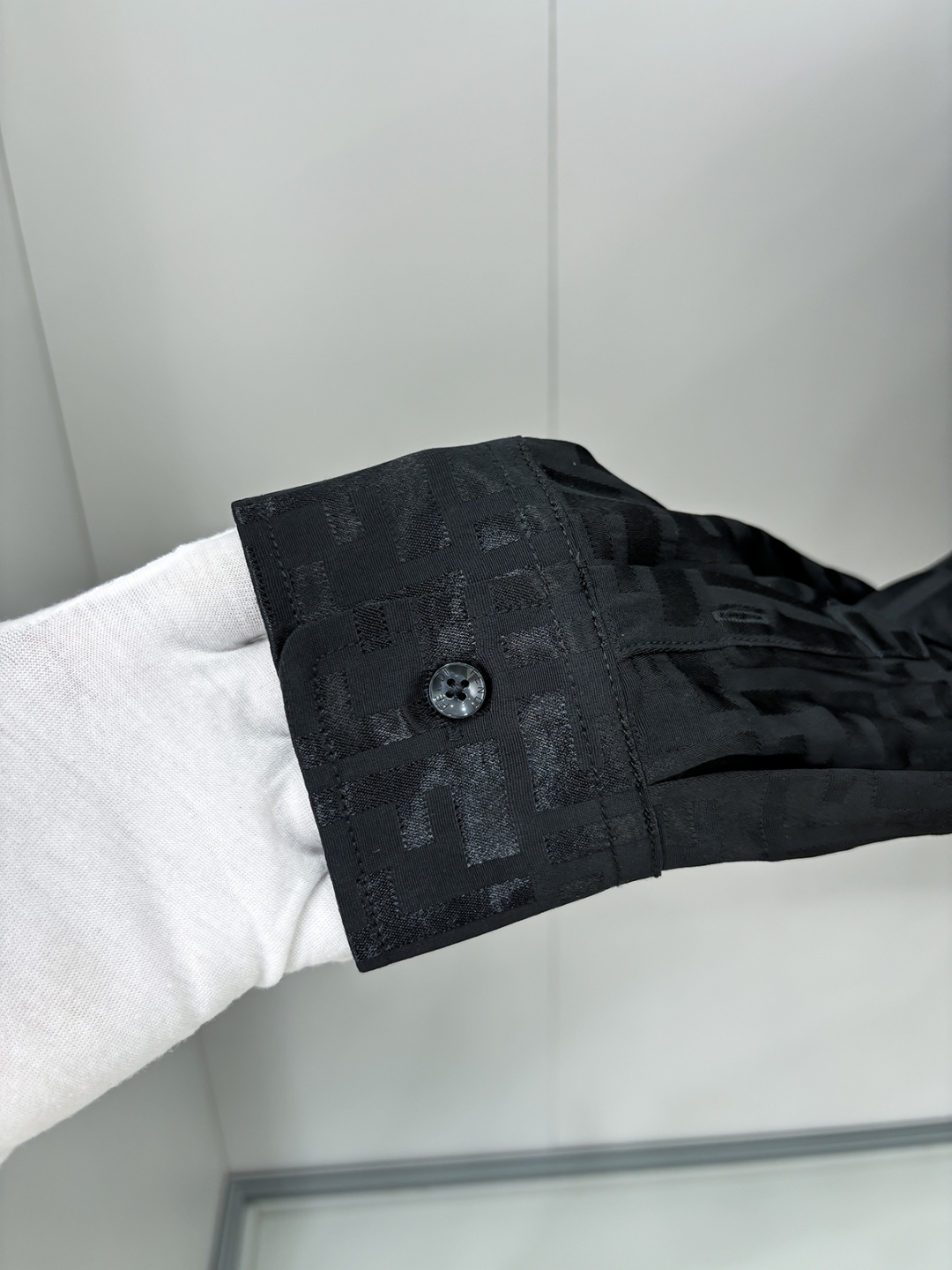 2025 FE🔥爆款来袭 经典满印双F字母提花衬衫 2精美提花Logo 高端版本，专柜定制面料 透气舒适