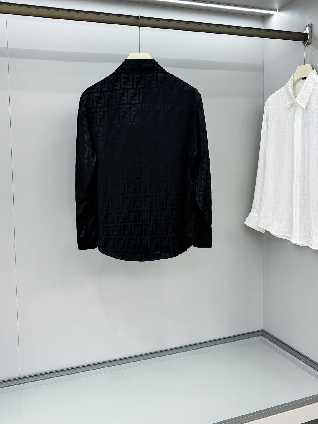2025 FE🔥爆款来袭 经典满印双F字母提花衬衫 2精美提花Logo 高端版本，专柜定制面料 透气舒适
