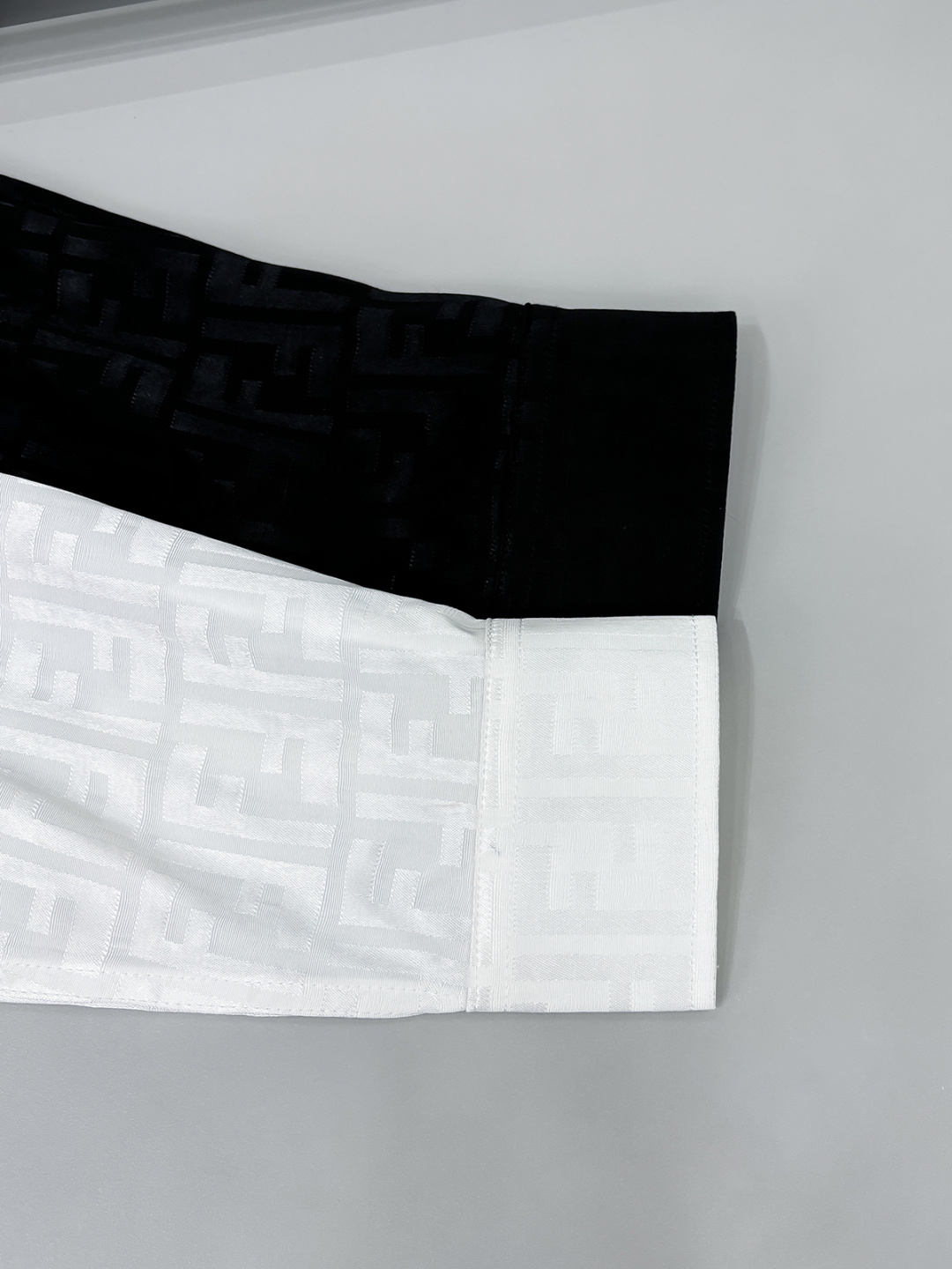 合照细节 2025 FE🔥爆款来袭 经典满印双F字母提花衬衫 2精美提花Logo 高端版本，专柜定制面料