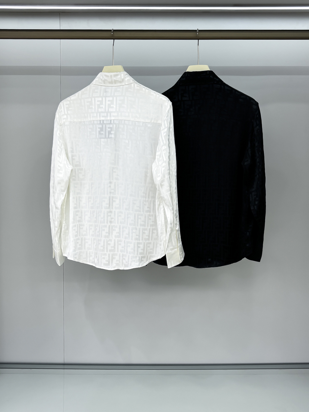 合照细节 2025 FE🔥爆款来袭 经典满印双F字母提花衬衫 2精美提花Logo 高端版本，专柜定制面料