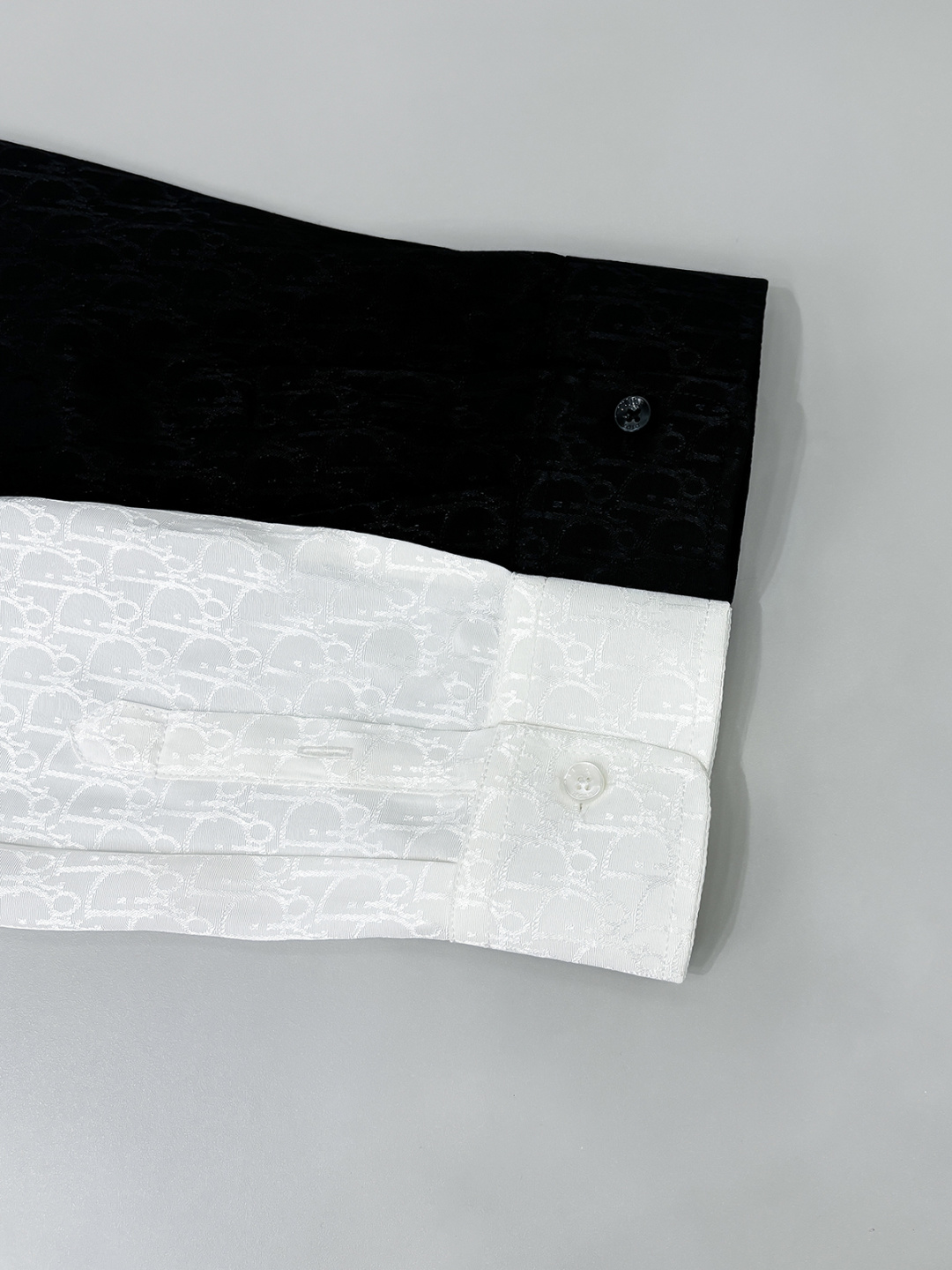 合照细节 DIOR 2025新款经典提花长袖衬衫，专柜同步在售 定制面料，亲肤舒适，满身经典提花logo