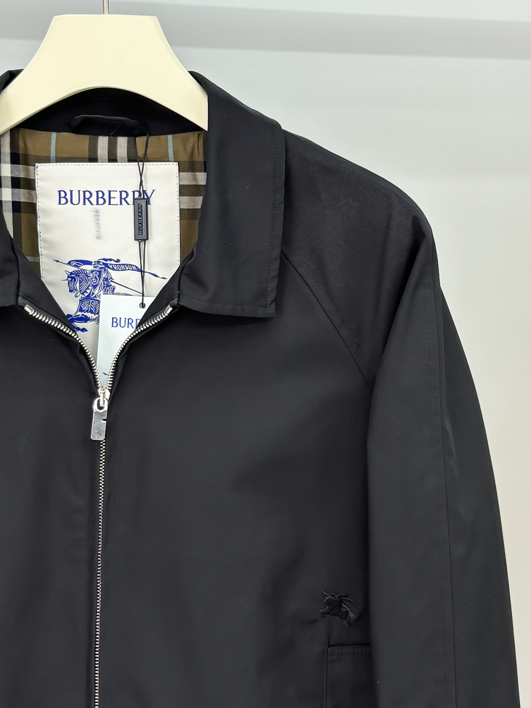 Bur （高版本领口最新大标）（对版版本）2025FW早秋新款发布❤️巴宝莉翻领夹克外套，秋季爆款外套，