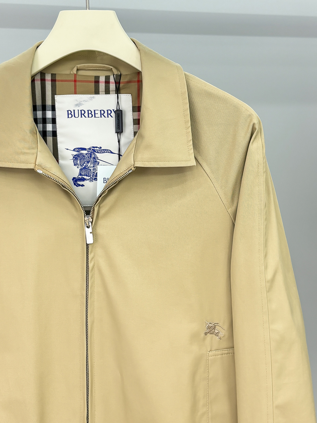 Bur （高版本领口最新大标）（对版版本）2025FW早秋新款发布❤️巴宝莉翻领夹克外套，秋季爆款外套，