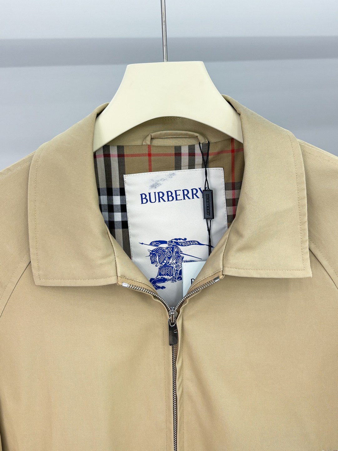 Bur （高版本领口最新大标）（对版版本）2025FW早秋新款发布❤️巴宝莉翻领夹克外套，秋季爆款外套，