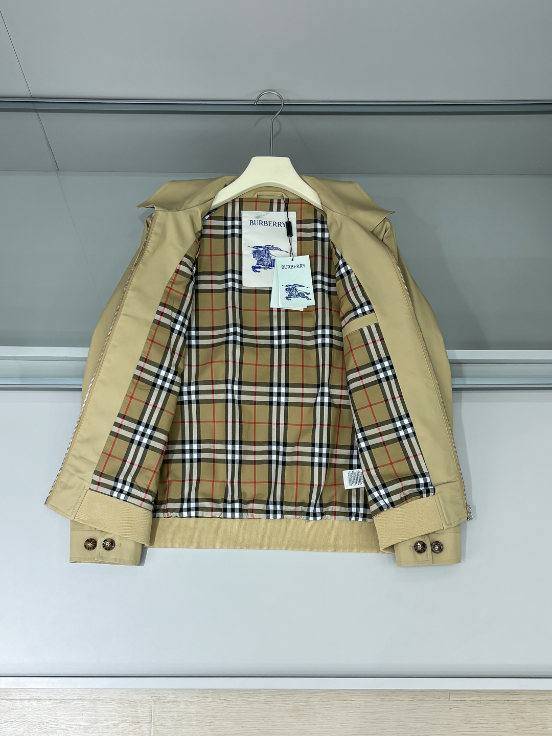 合照细节 Bur （高版本领口最新大标）（对版版本）2025FW早秋新款发布❤️巴宝莉翻领夹克外套，秋季