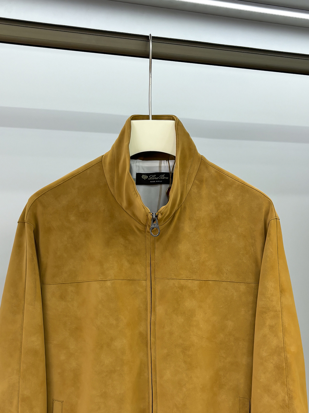lP🆕 老钱风 经典男士商务休闲小站领夹克外套.颇具意大利典型风格的时装，贸易公司渠道臻品 在面料选取和