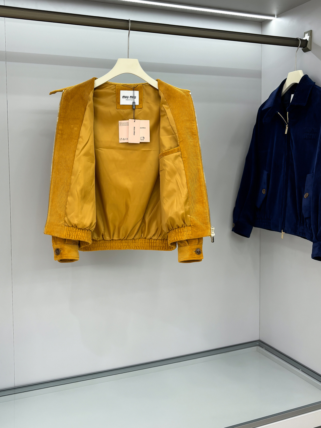 FW2025男女同款Miu缪最美灯芯绒翻领夹克外套 logo字母贴布夹克外套 真的是太懂时尚了#男孩阵营