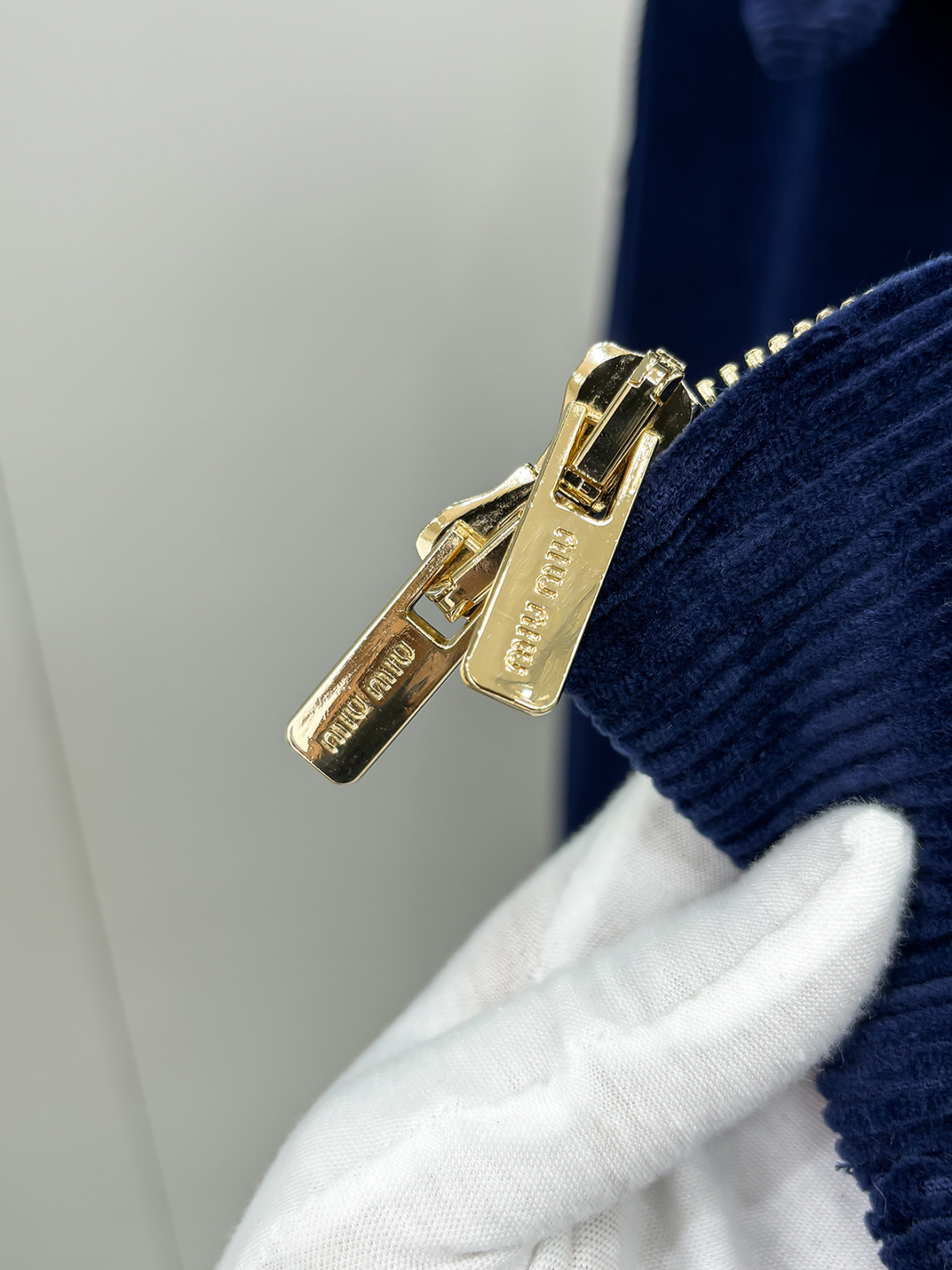 FW2025男女同款Miu缪最美灯芯绒翻领夹克外套 logo字母贴布夹克外套 真的是太懂时尚了#男孩阵营