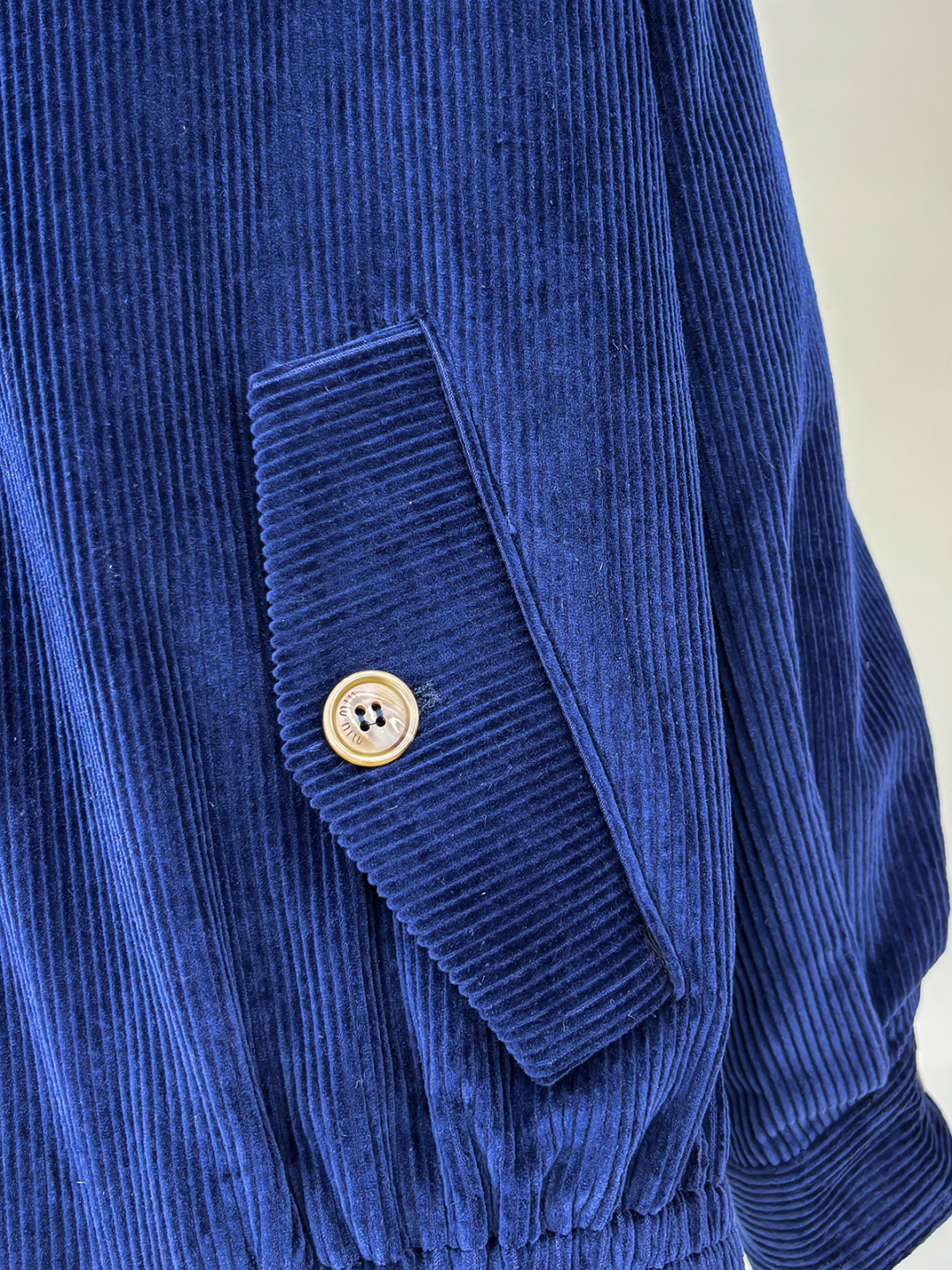 FW2025男女同款Miu缪最美灯芯绒翻领夹克外套 logo字母贴布夹克外套 真的是太懂时尚了#男孩阵营