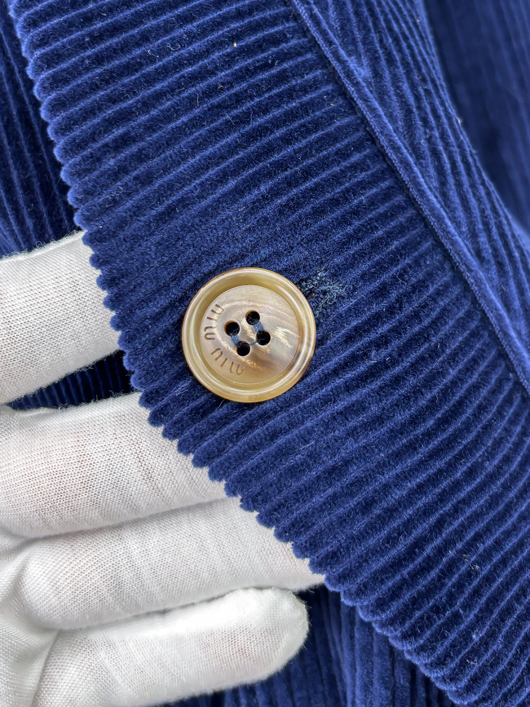 FW2025男女同款Miu缪最美灯芯绒翻领夹克外套 logo字母贴布夹克外套 真的是太懂时尚了#男孩阵营