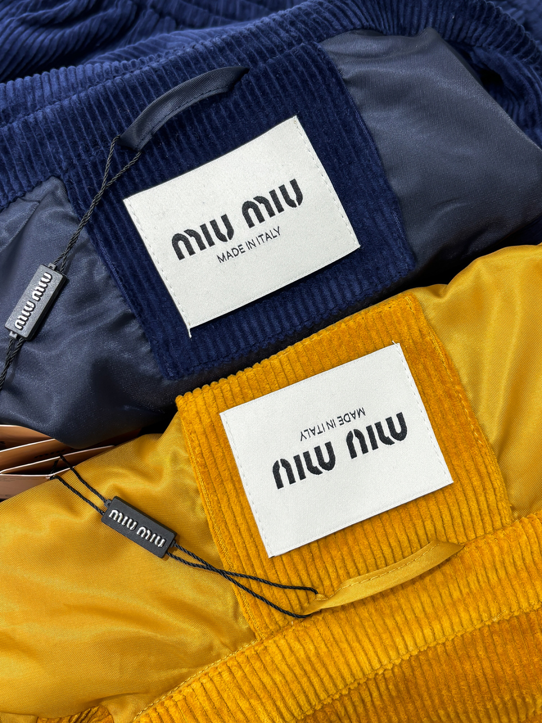 合照细节 FW2025男女同款Miu缪最美灯芯绒翻领夹克外套 logo字母贴布夹克外套 真的是太懂时尚了