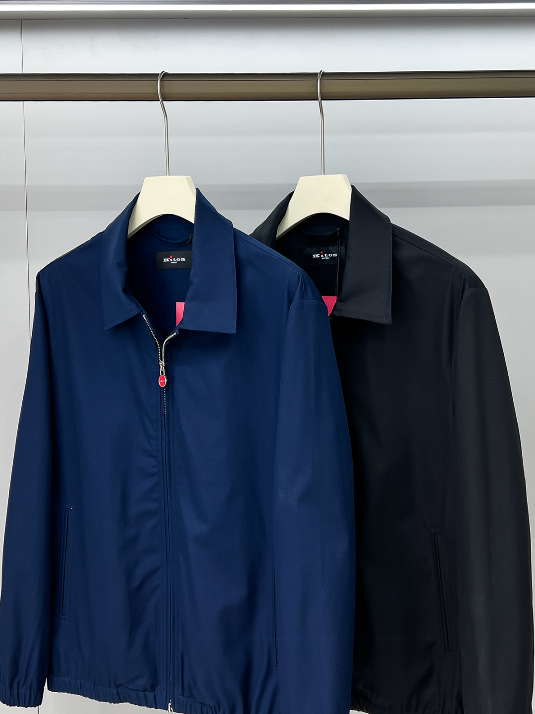 合照细节 经典与创新的碰撞，Kiton翻领夹克外套Kiton夹克的独特设计和高品质，使穿着者在人群中更加