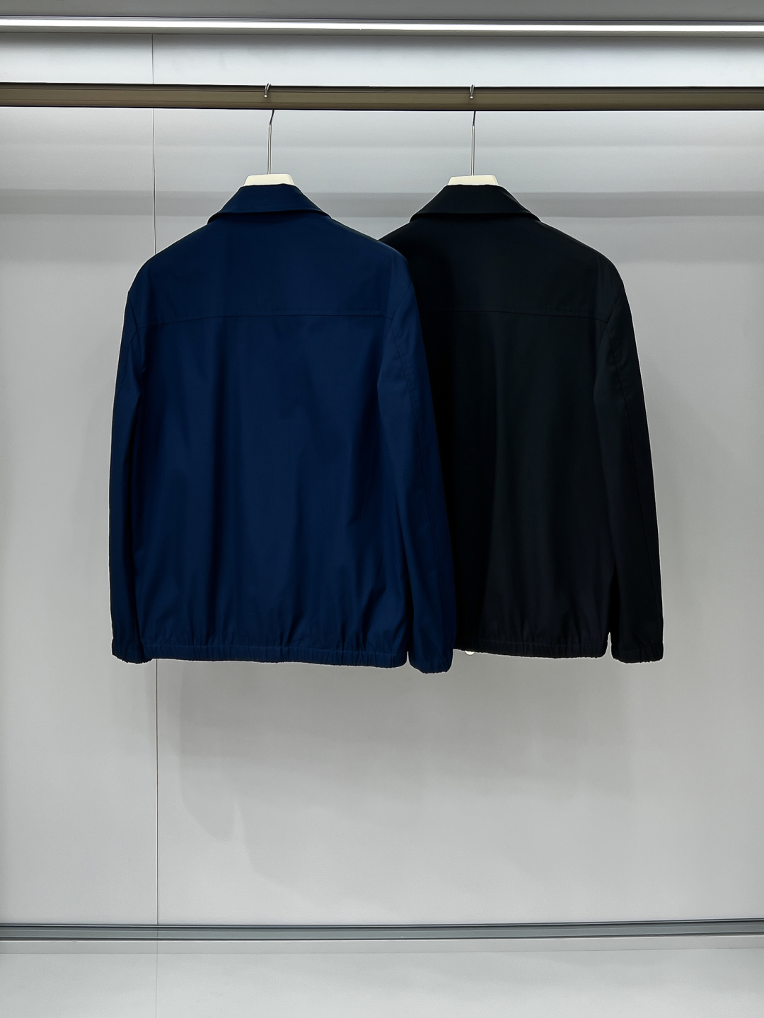 合照细节 经典与创新的碰撞，Kiton翻领夹克外套Kiton夹克的独特设计和高品质，使穿着者在人群中更加