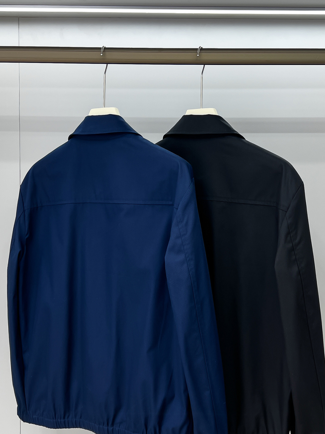 合照细节 经典与创新的碰撞，Kiton翻领夹克外套Kiton夹克的独特设计和高品质，使穿着者在人群中更加