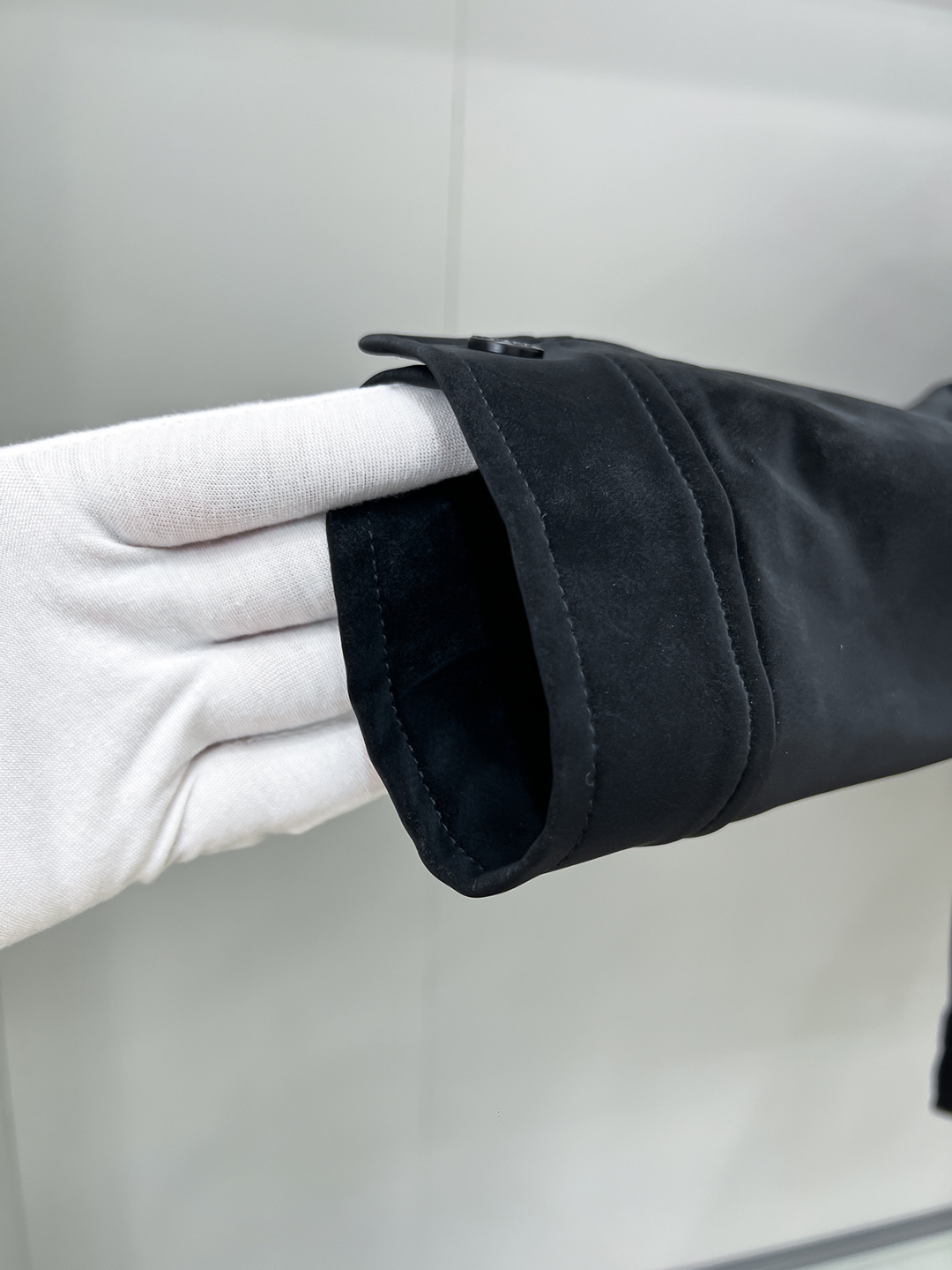 铺拍细节 FWPra-匠心织梦✨源自意大利系列，以匠心独运，经典三角标为您打造不凡的衣橱新宠。2025双