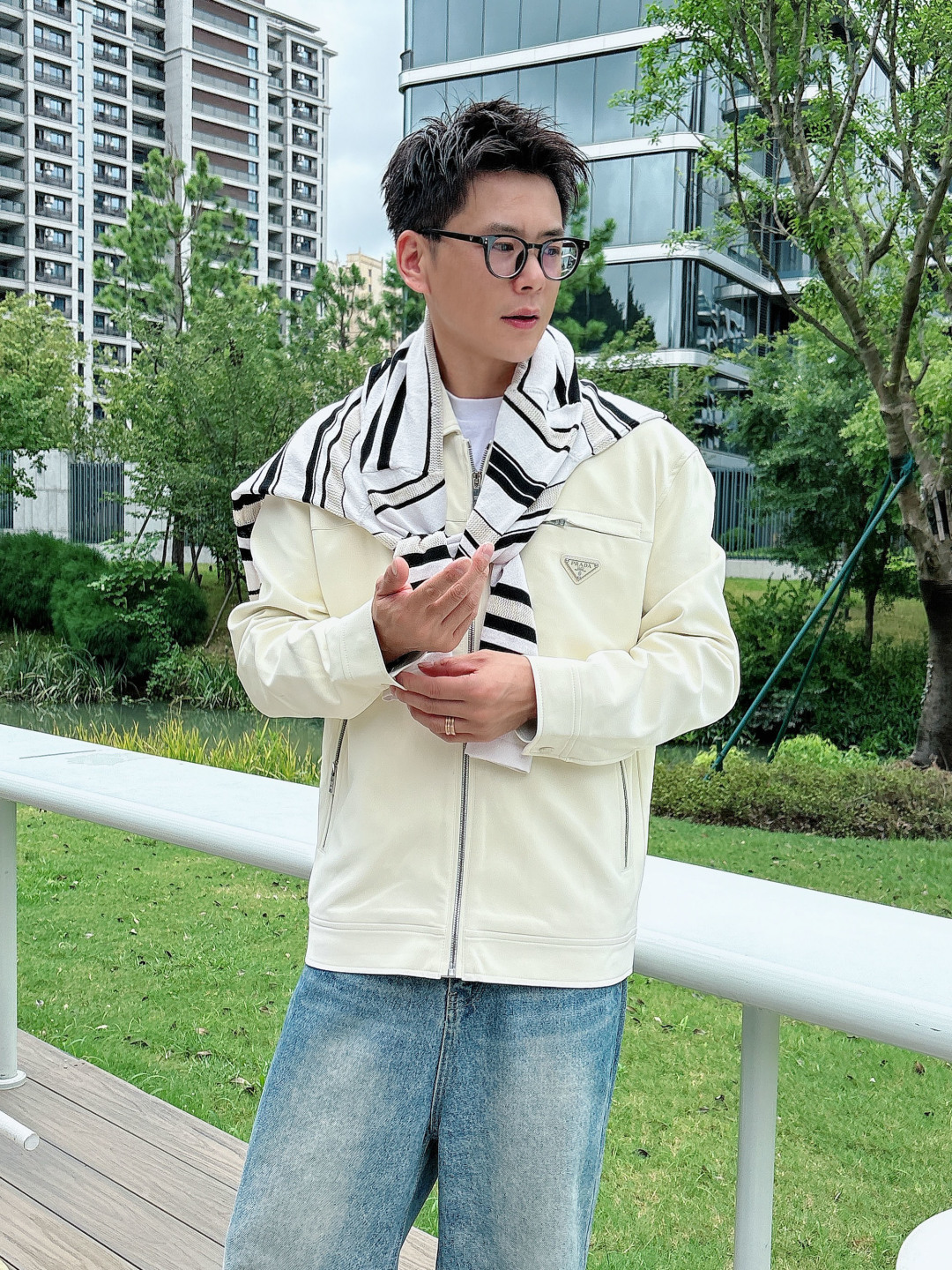 模特图 FWPra-匠心织梦✨源自意大利系列，以匠心独运，经典三角标为您打造不凡的衣橱新宠。2025双色