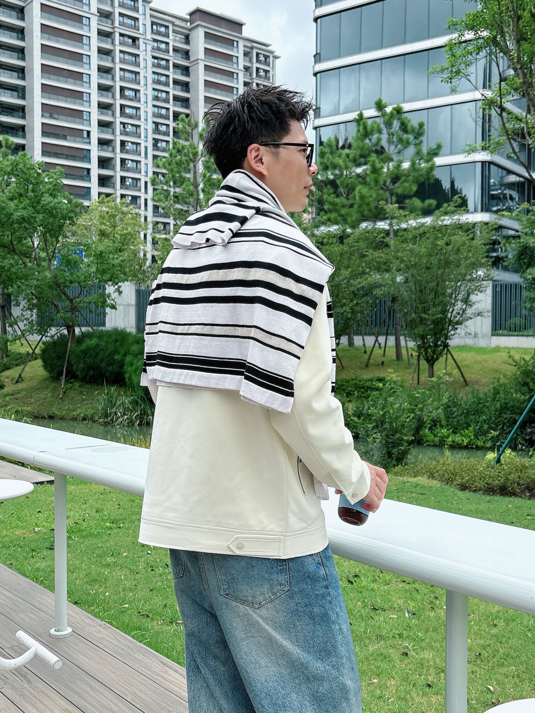 模特图 FWPra-匠心织梦✨源自意大利系列，以匠心独运，经典三角标为您打造不凡的衣橱新宠。2025双色