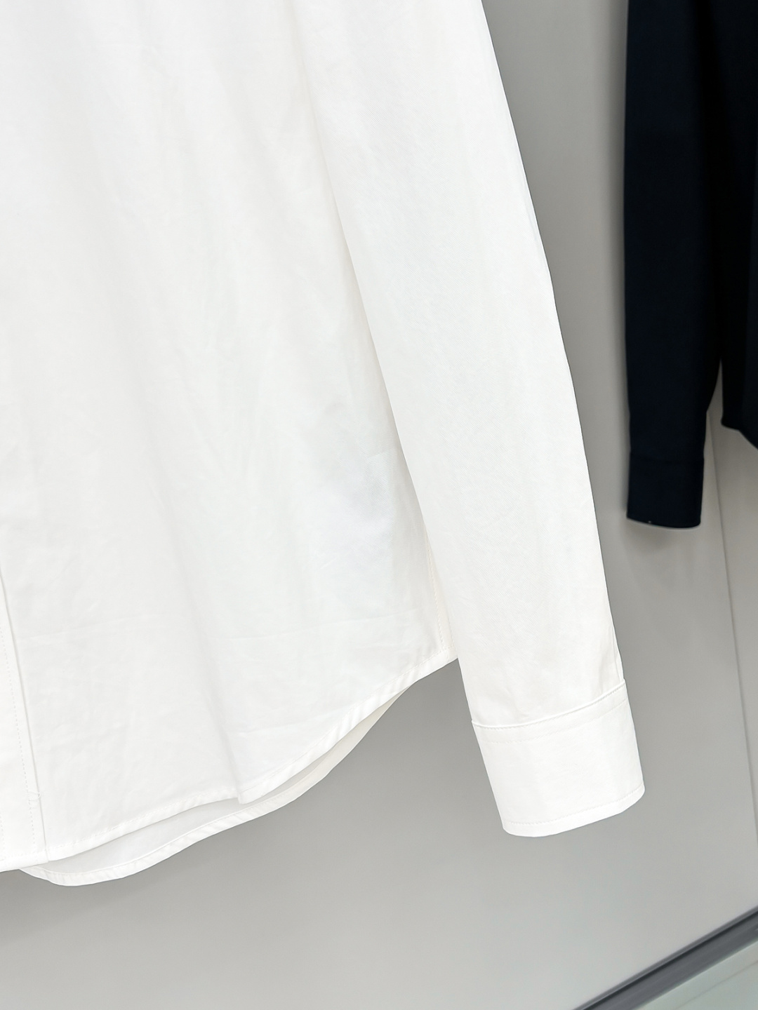 kiton男士商务休闲长袖衬衫.官方同步系列！经典型风格的时装，在面料选取和工艺方面都相当考究，极符合 