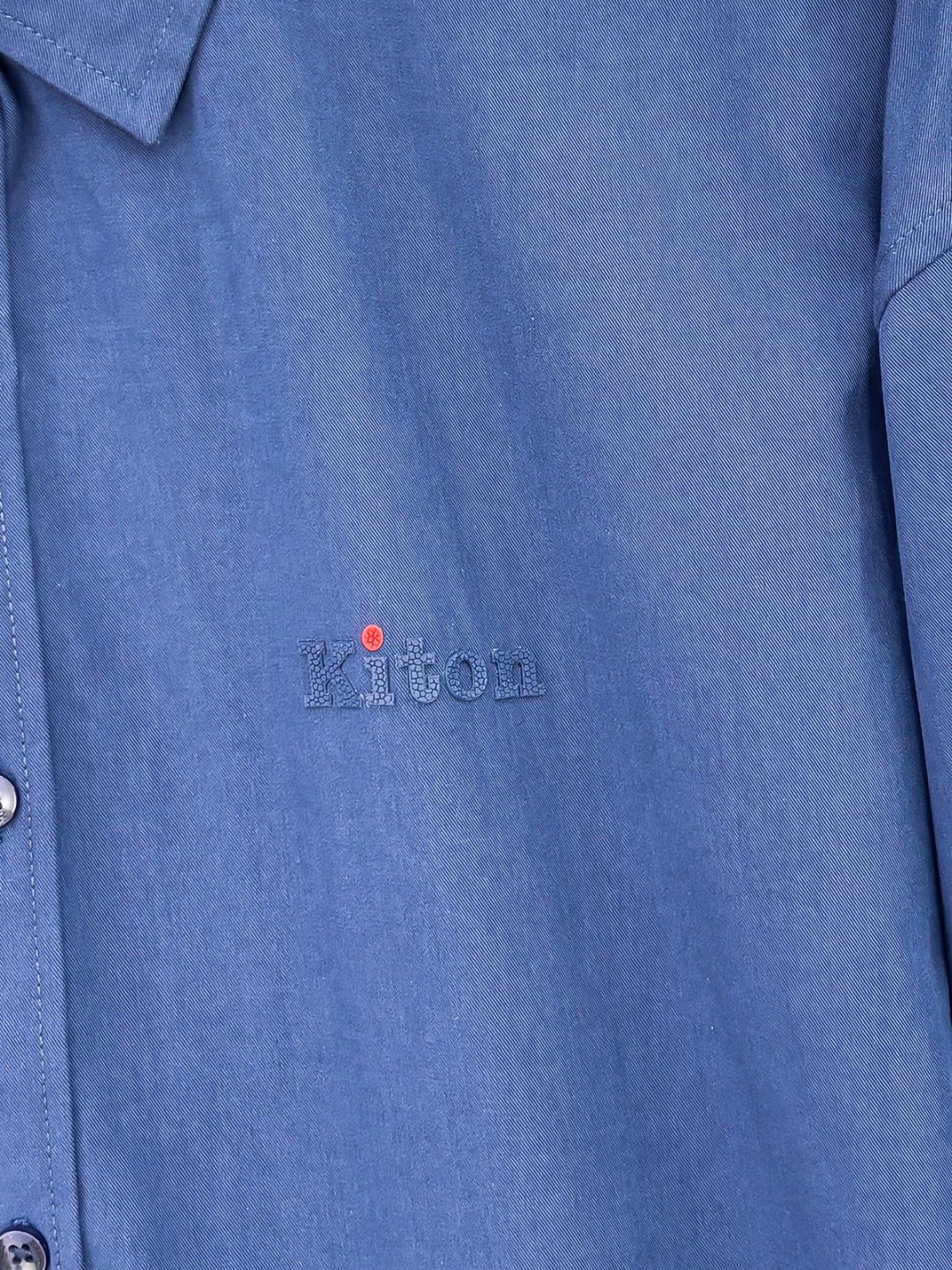 kiton男士商务休闲长袖衬衫.官方同步系列！经典型风格的时装，在面料选取和工艺方面都相当考究，极符合 