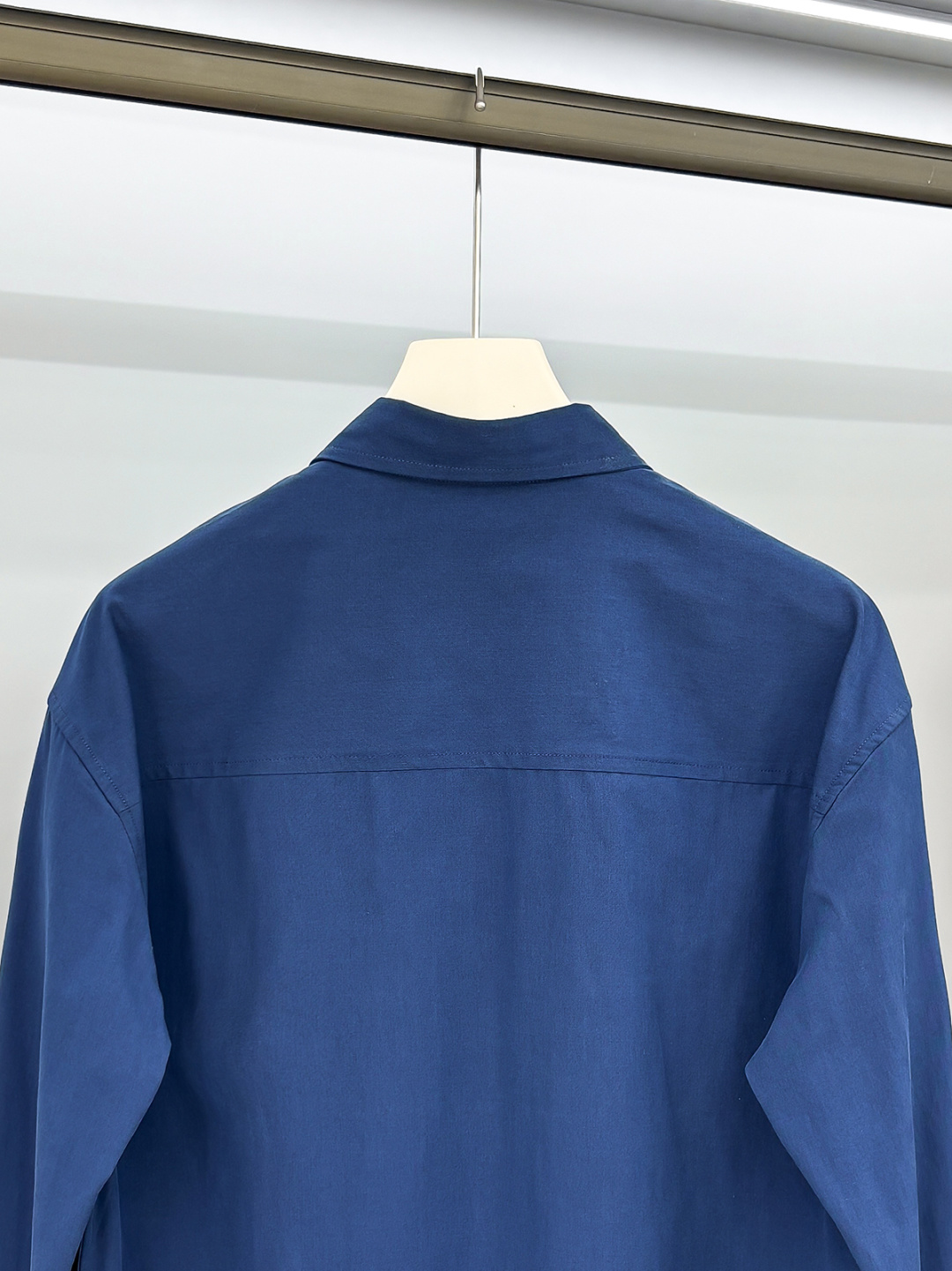 kiton男士商务休闲长袖衬衫.官方同步系列！经典型风格的时装，在面料选取和工艺方面都相当考究，极符合 