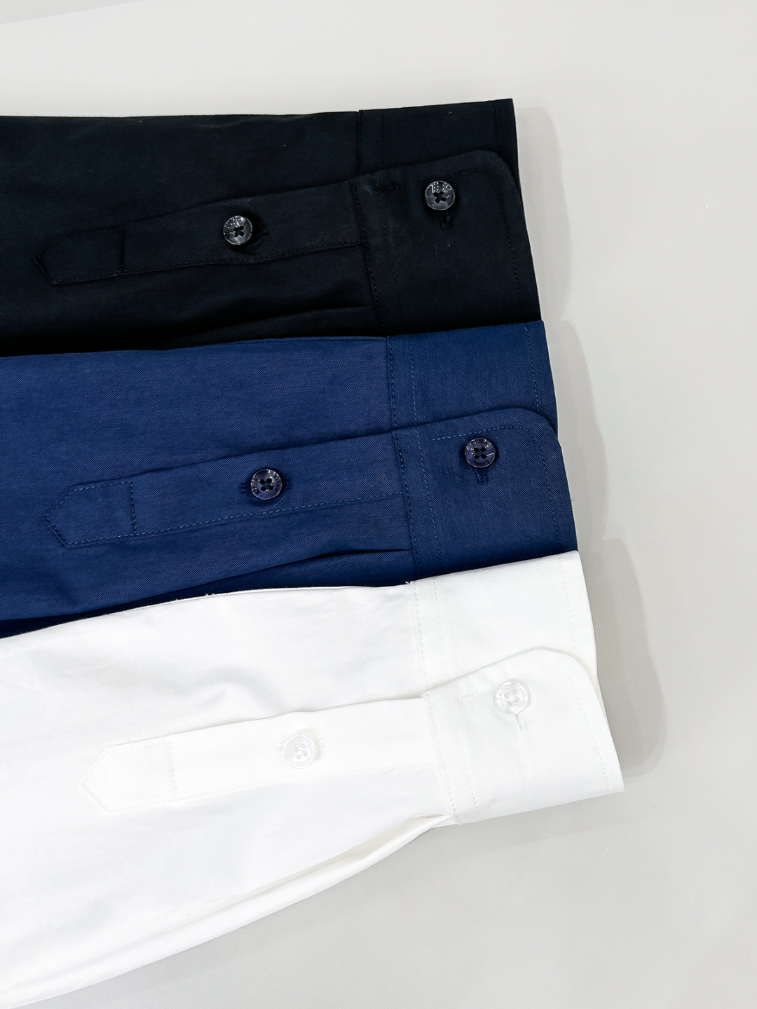 组合图 kiton男士商务休闲长袖衬衫.官方同步系列！经典型风格的时装，在面料选取和工艺方面都相当考究，