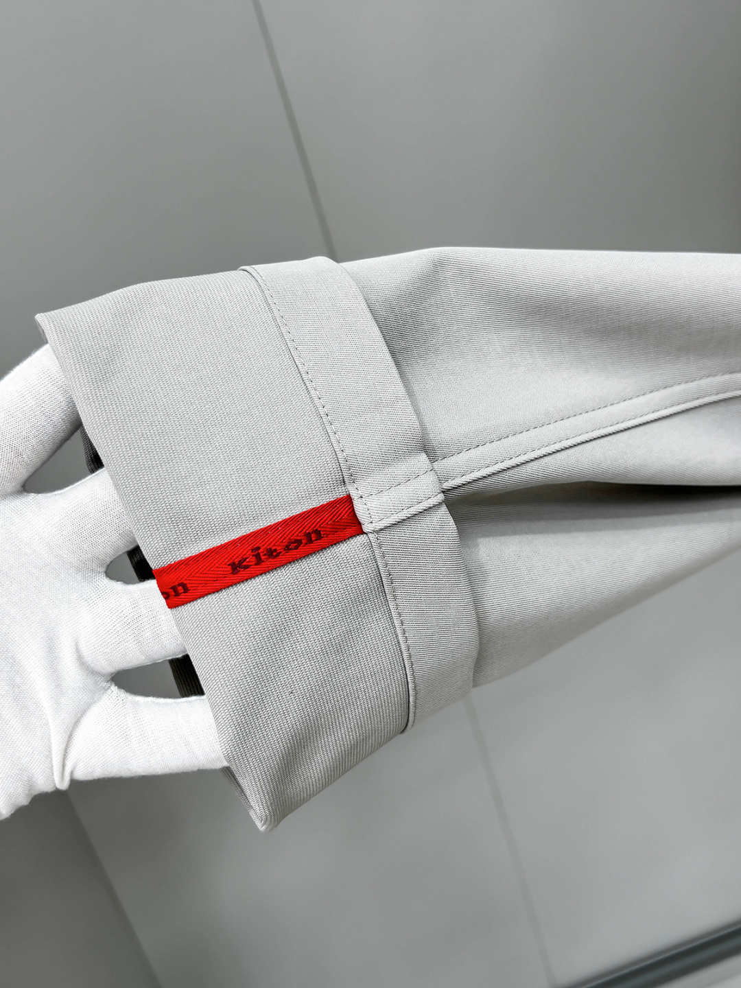 Kiton 2025秋冬 品质控推荐！全品相订单 松紧腰拉链直脚休闲裤 ，年年经典款式 松紧绳抽绳 字母