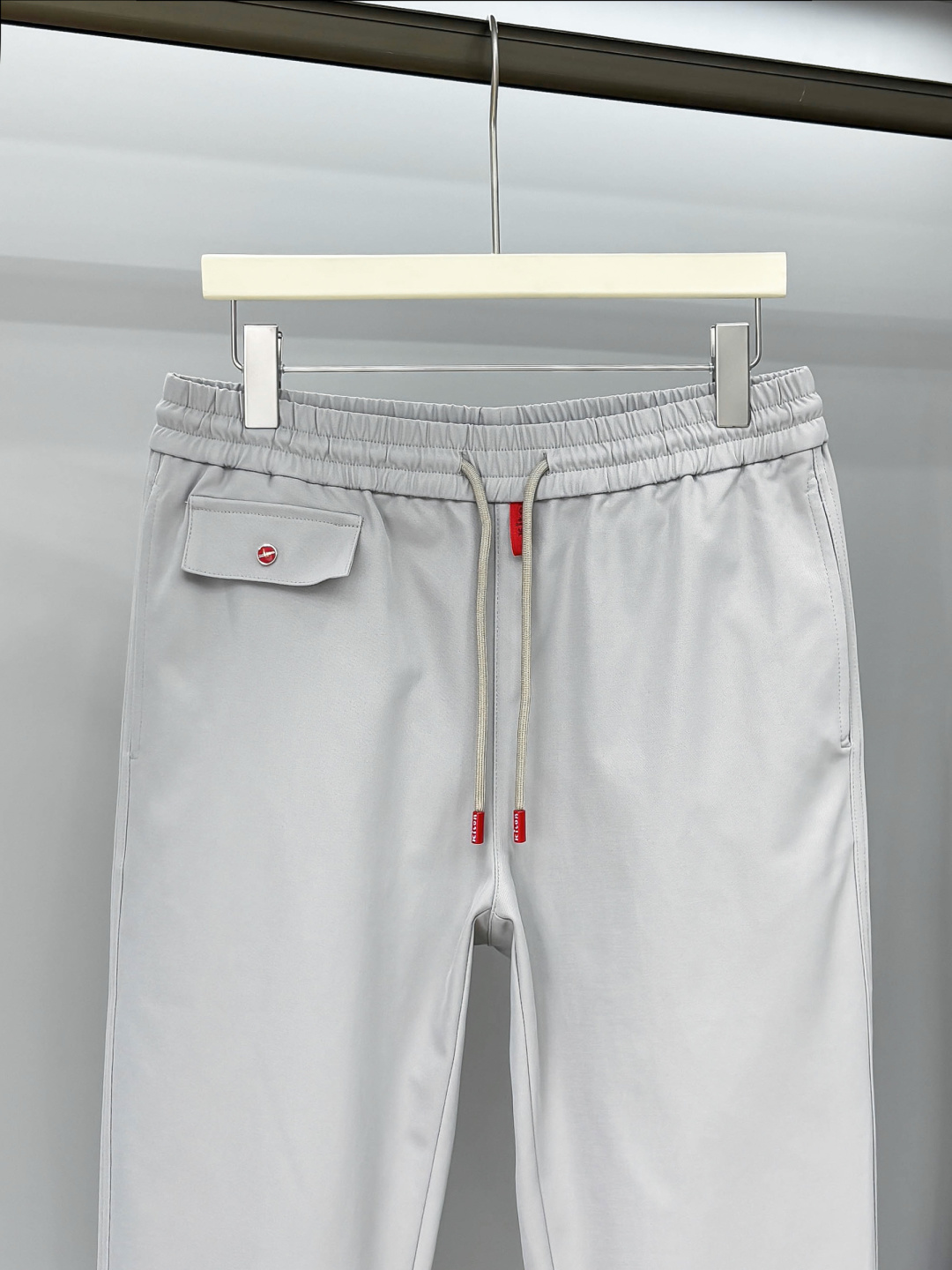 Kiton 2025秋冬 品质控推荐！全品相订单 松紧腰拉链直脚休闲裤 ，年年经典款式 松紧绳抽绳 字母