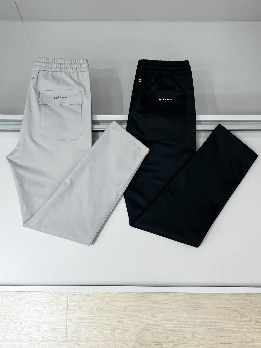 组合图 Kiton 2025秋冬 品质控推荐！全品相订单 松紧腰拉链直脚休闲裤 ，年年经典款式 松紧绳抽